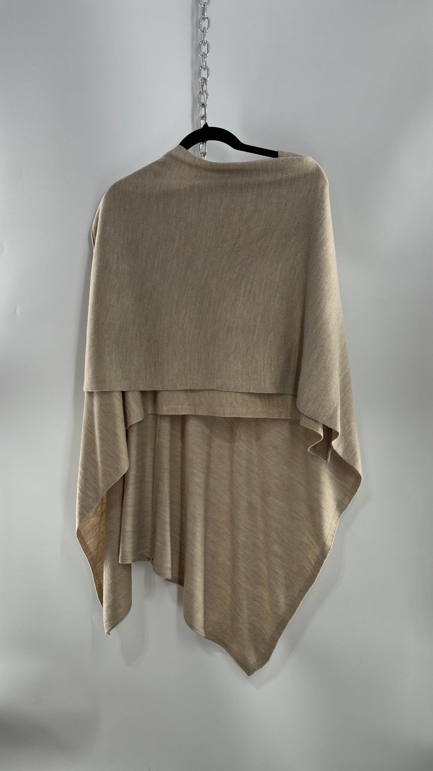 Simply NOELLE Beige Knit Cape with Tags Attached (One Size)