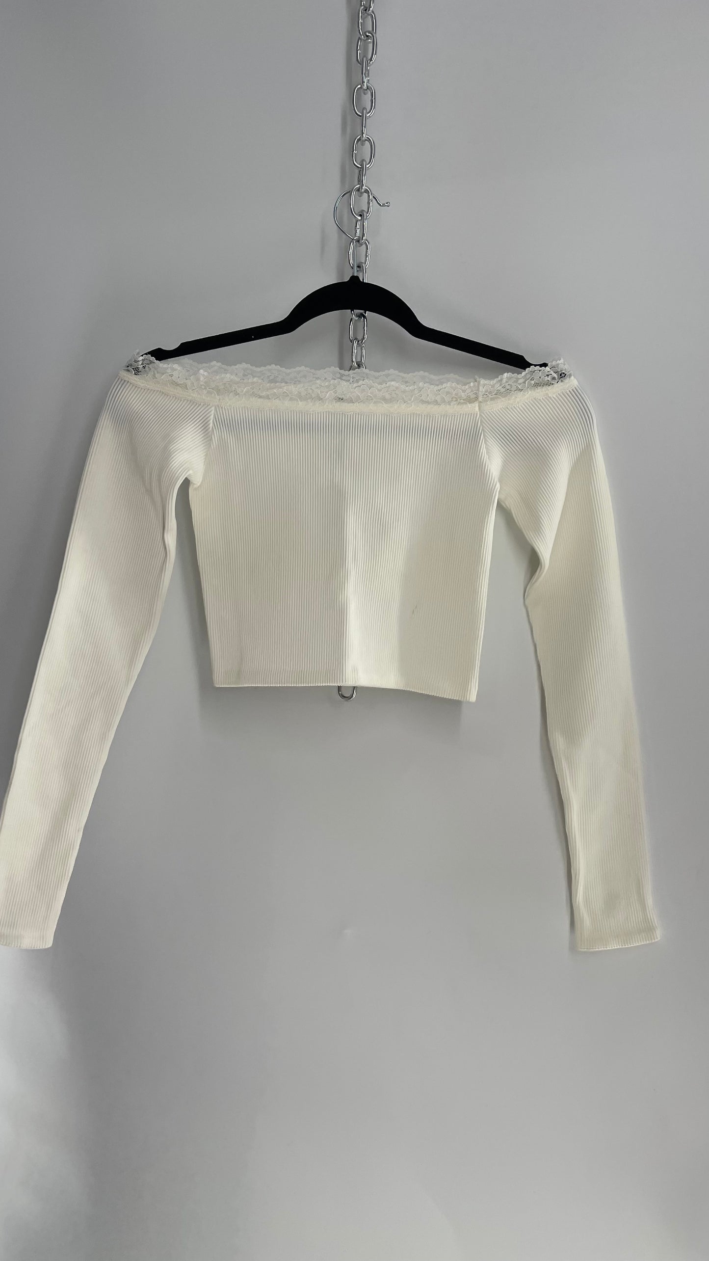Out From Under White Ribbed Off the Shoulder Lace Neckline Long Sleeve (XS/S)