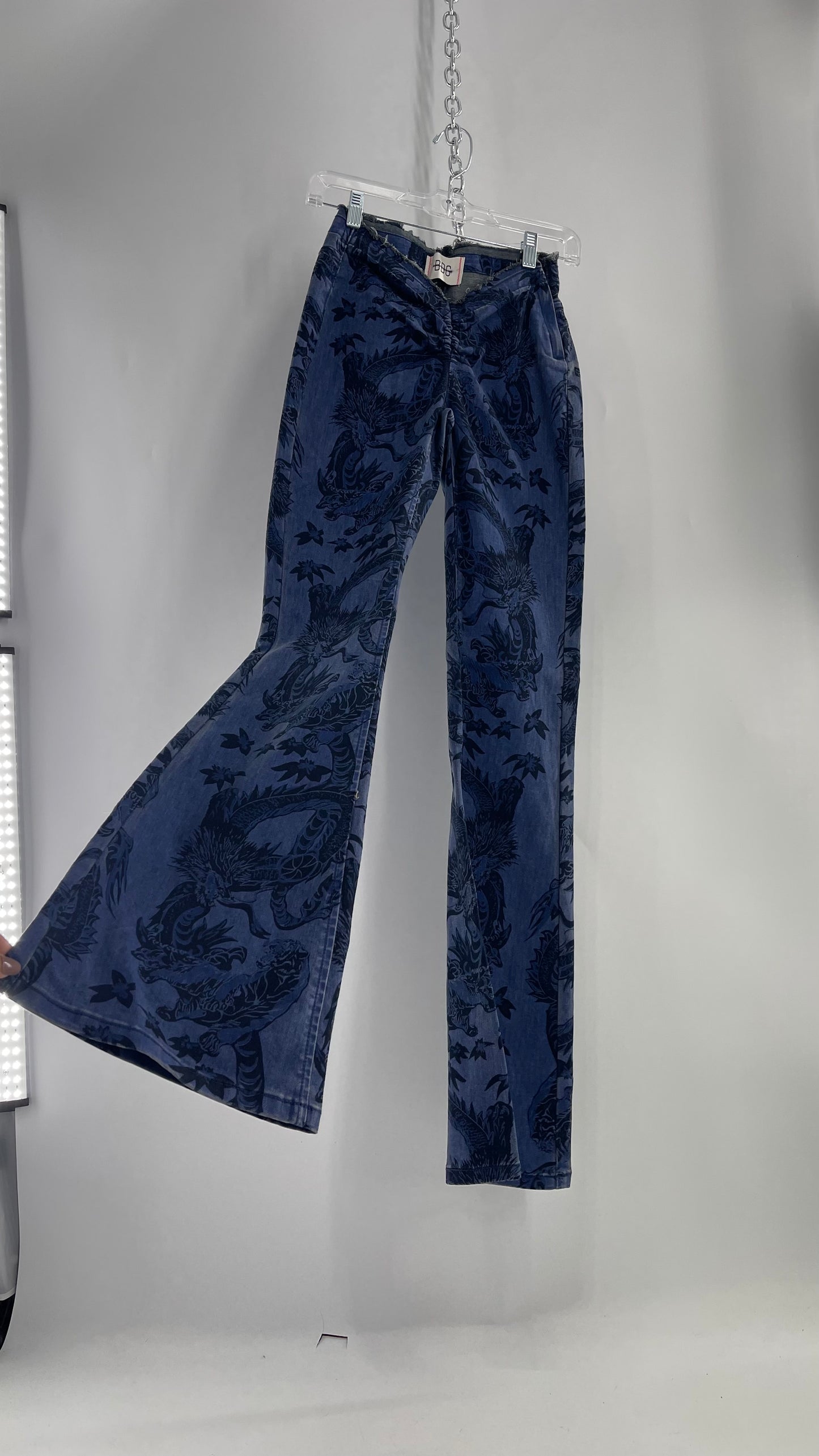 BDG Urban Outfitters Blue Kick Flare Scrunch Waist Jeans with Dragon Pattern (25)