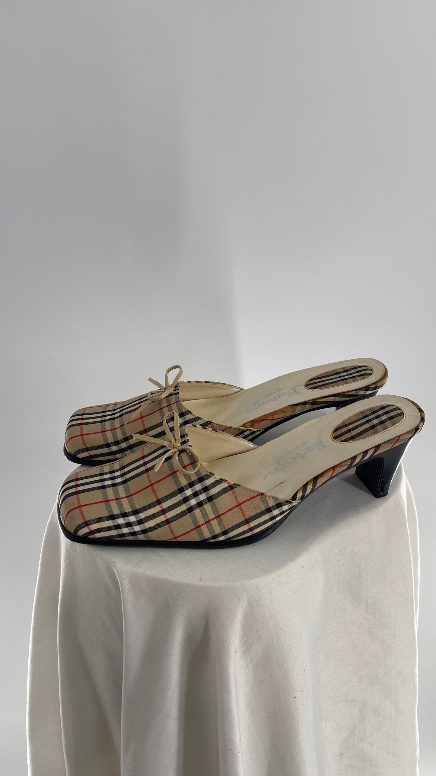 Vintage Rare Burberry Plaid Patterned Kitten Heel (10)