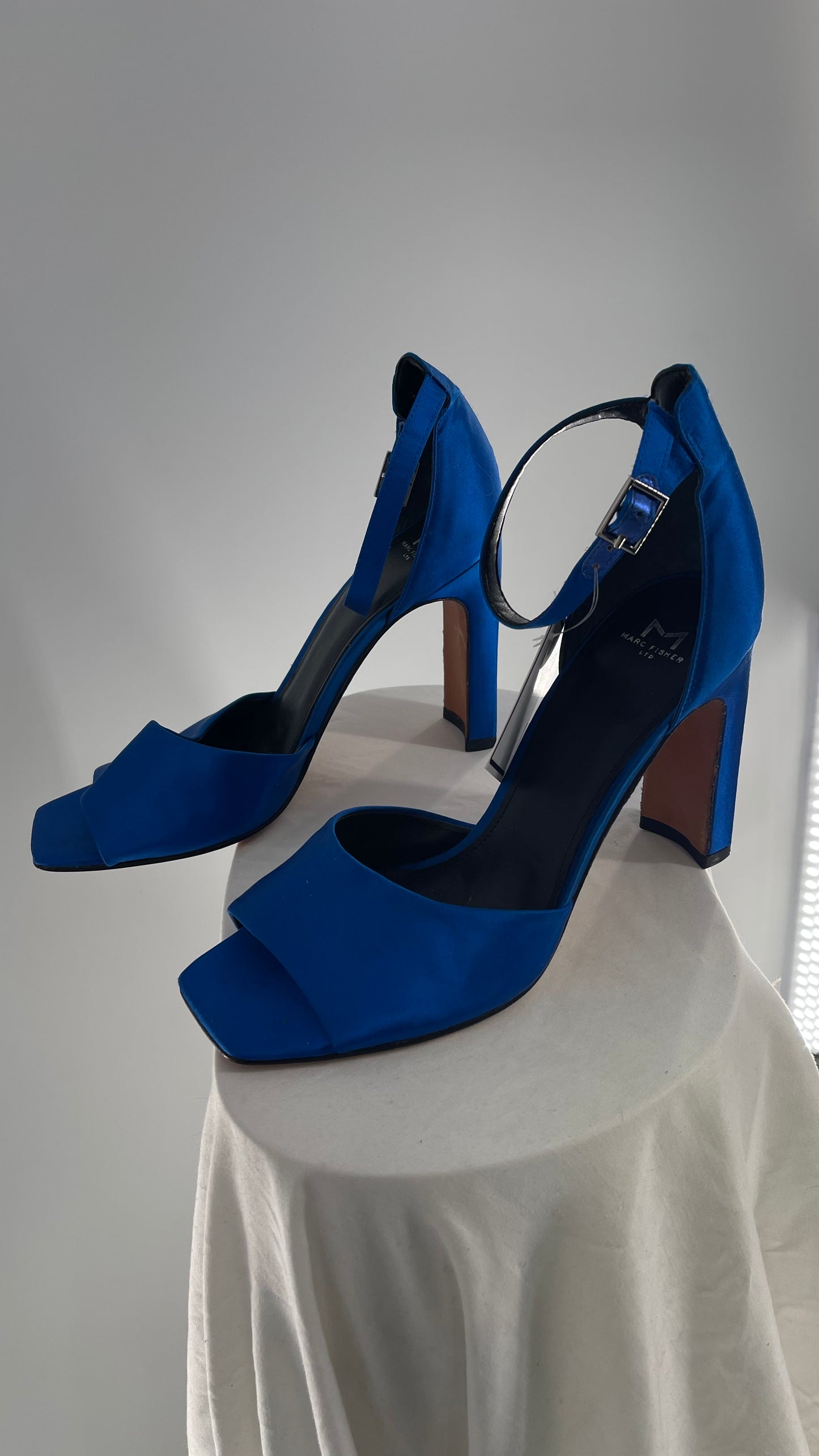 Vintage Marc Fischer Royal Blue Satin Heel (9)