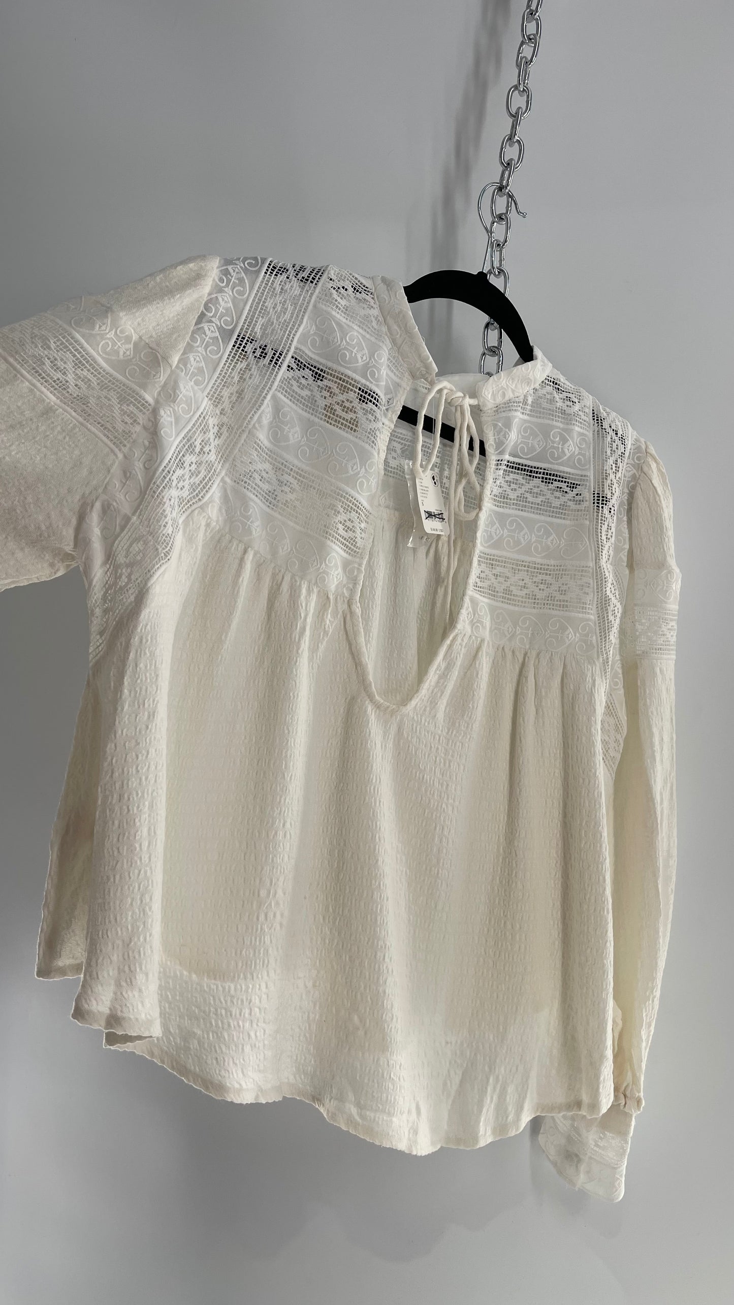 Free People Textured Off White Blouse with Lace Cuffs/Neckline and Tags Attached (Small)