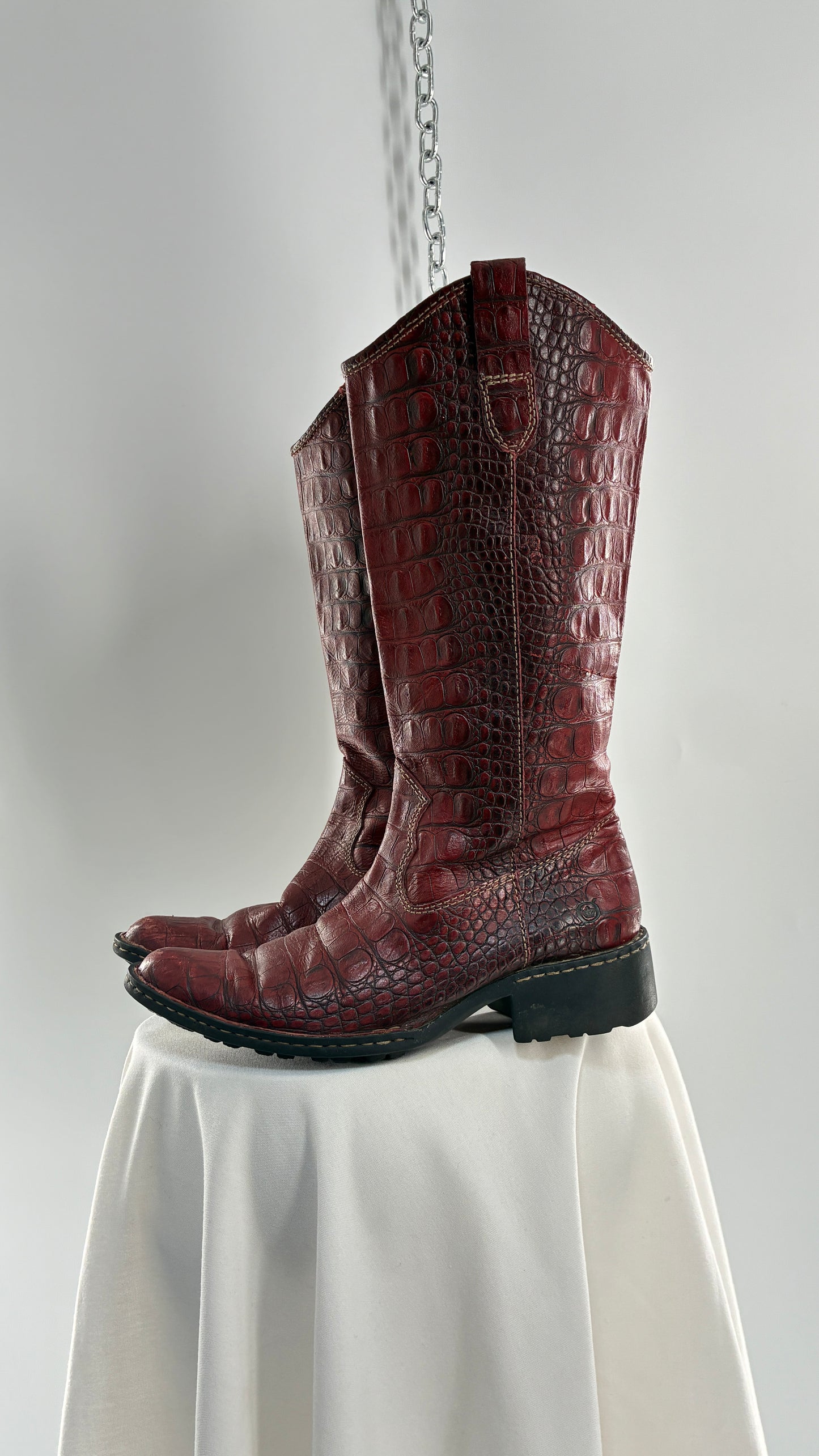 Vintage BORN Red Genuine Leather Crocodile Embossed Pointed Toe Boots (8.5)