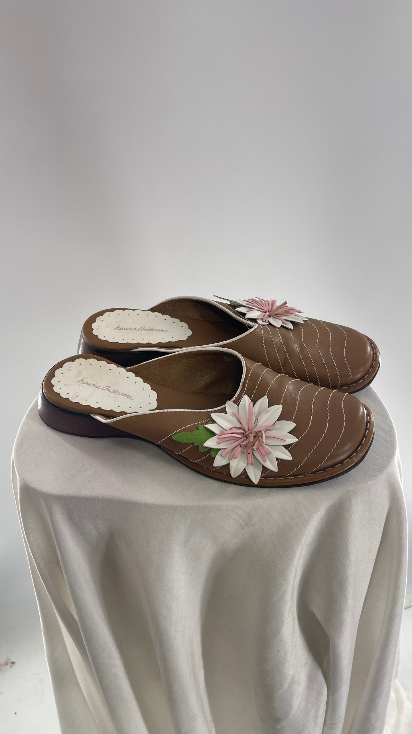 Vintage Hanna Anderson Light Brown Leather Slide Ons with White Stitching and Flower Appliqués (38)