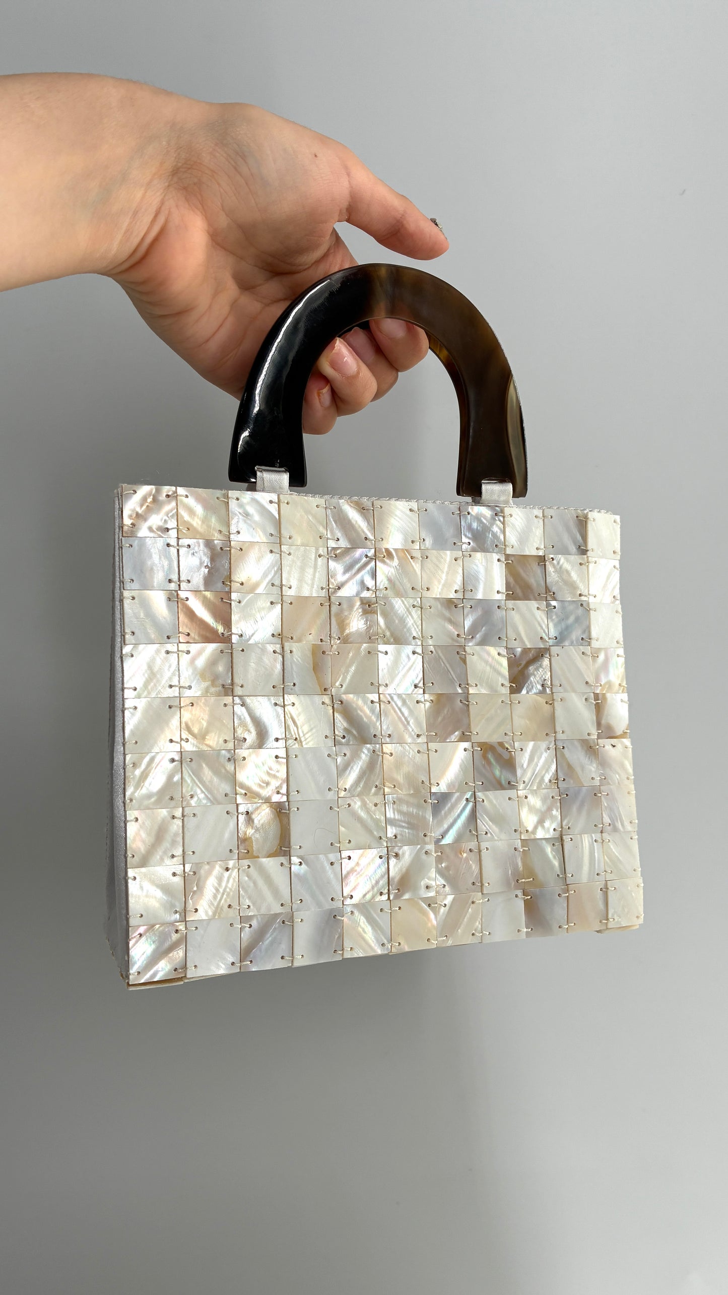 Vintage Seashell Off White Tile Mini Hand Bag
