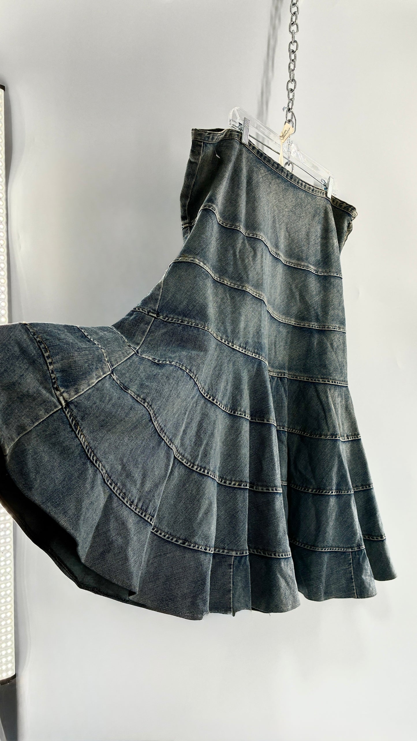 Vintage JEANOLOGY Tiered Denim Skirt with Fading and Stone Wash (16W)