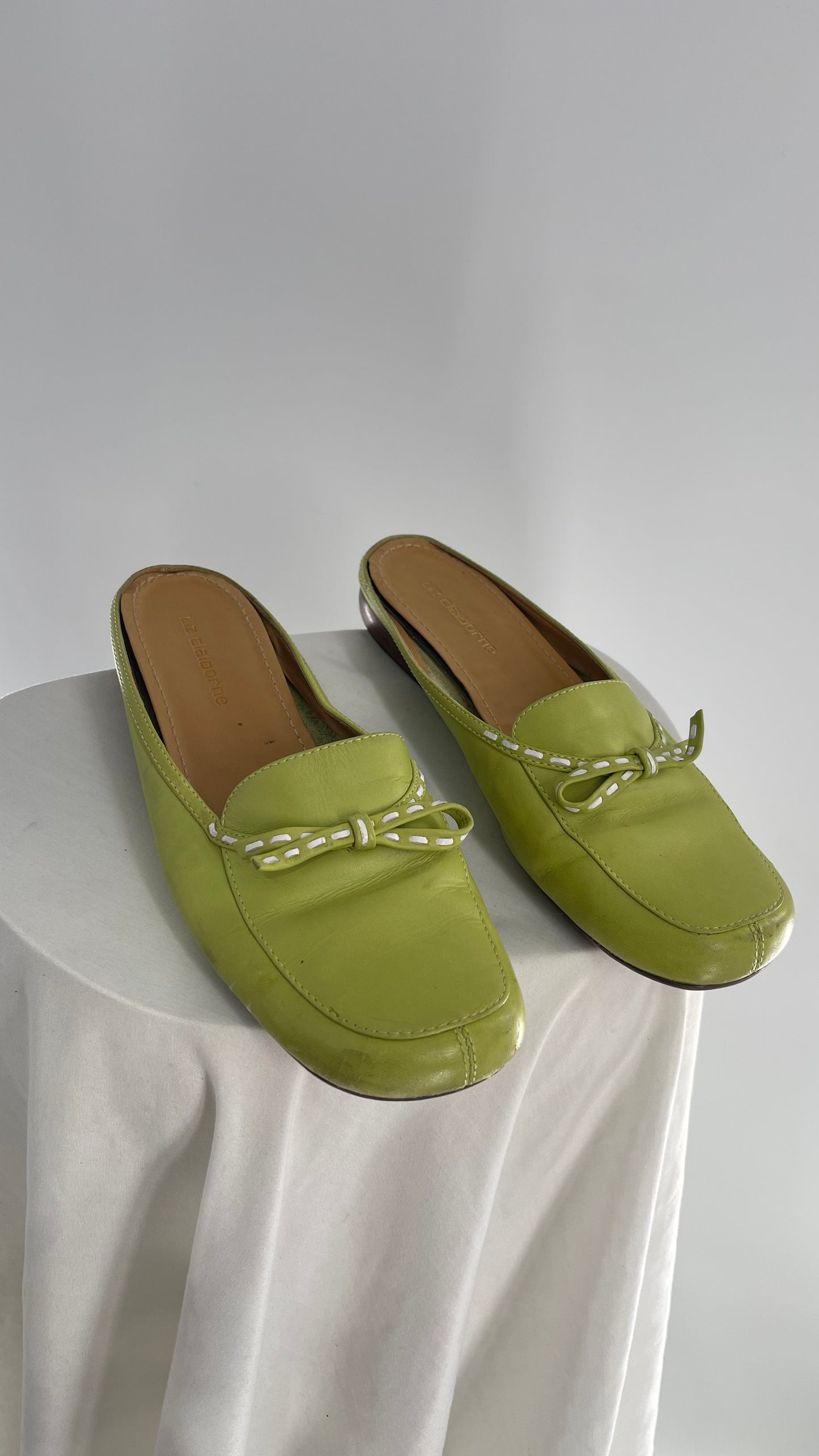 Vintage Liz Claiborne Green Leather Bow Front Slip Ons (8.5)