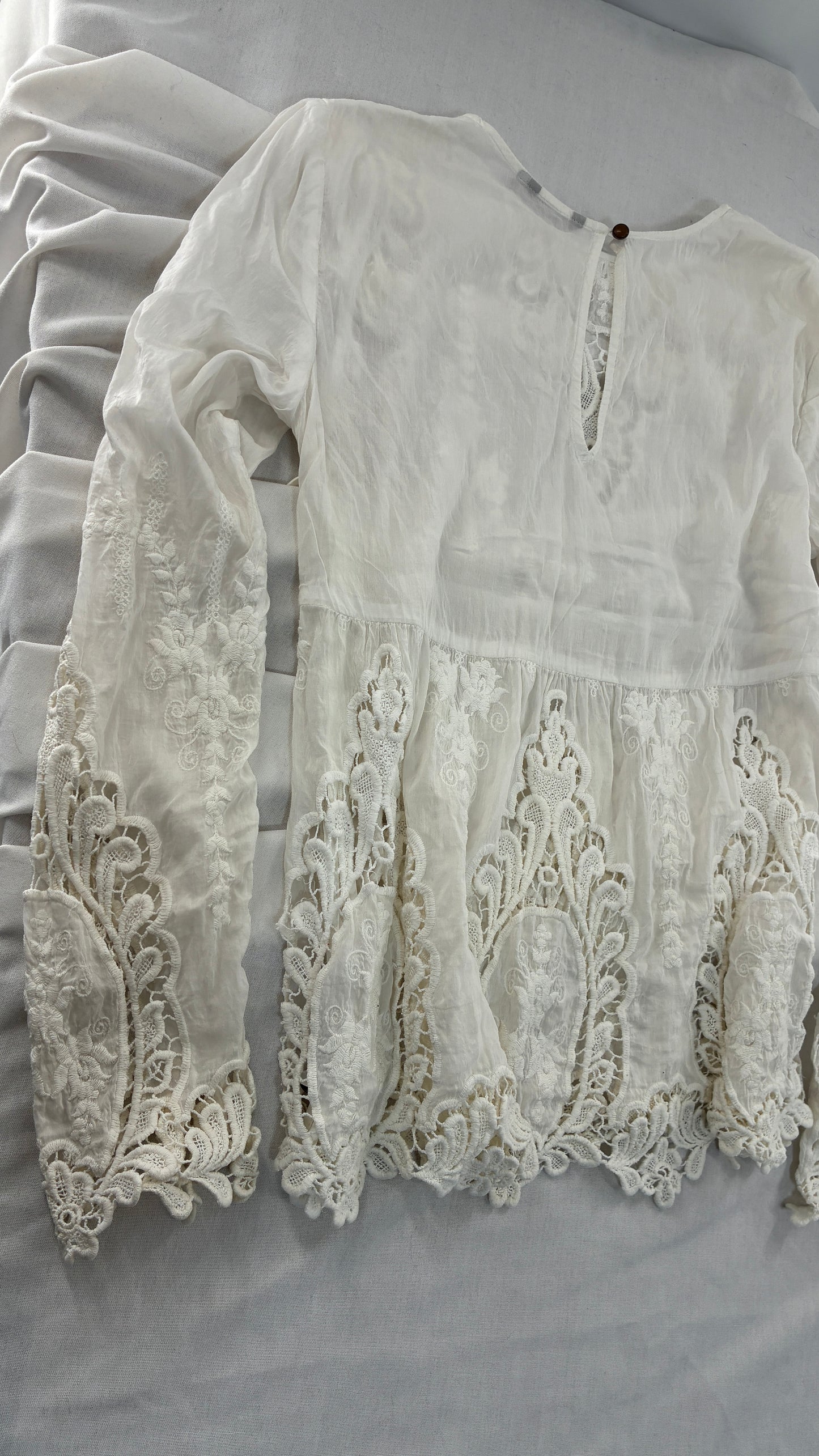 Vintage DOLCE VITA Eyelet Lace Blouse (Medium)