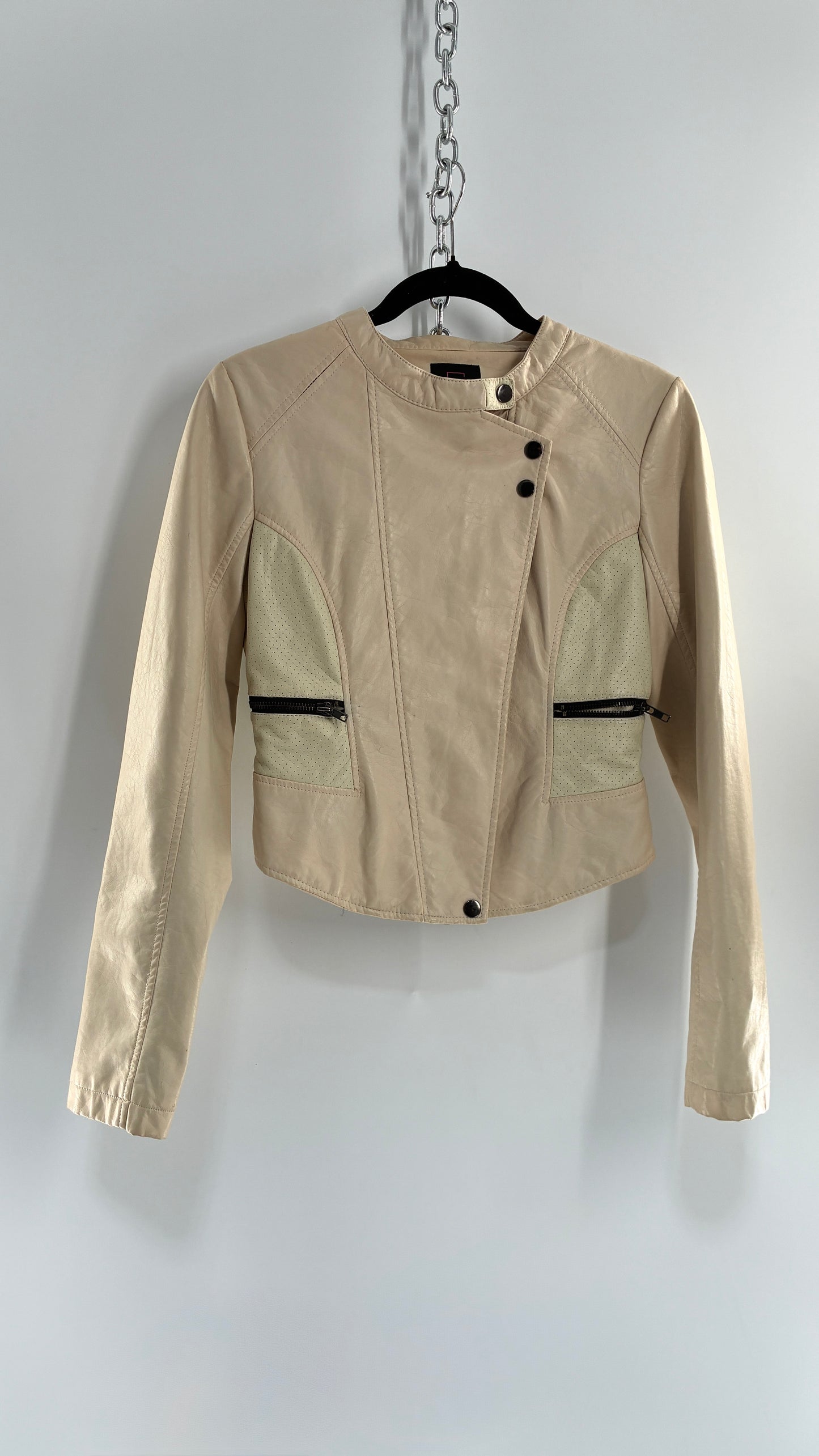 Vintage MATERIAL GIRL Cream Vegan Leather Moto Jacket with Contrast Zipper and Neck Strap (Small)