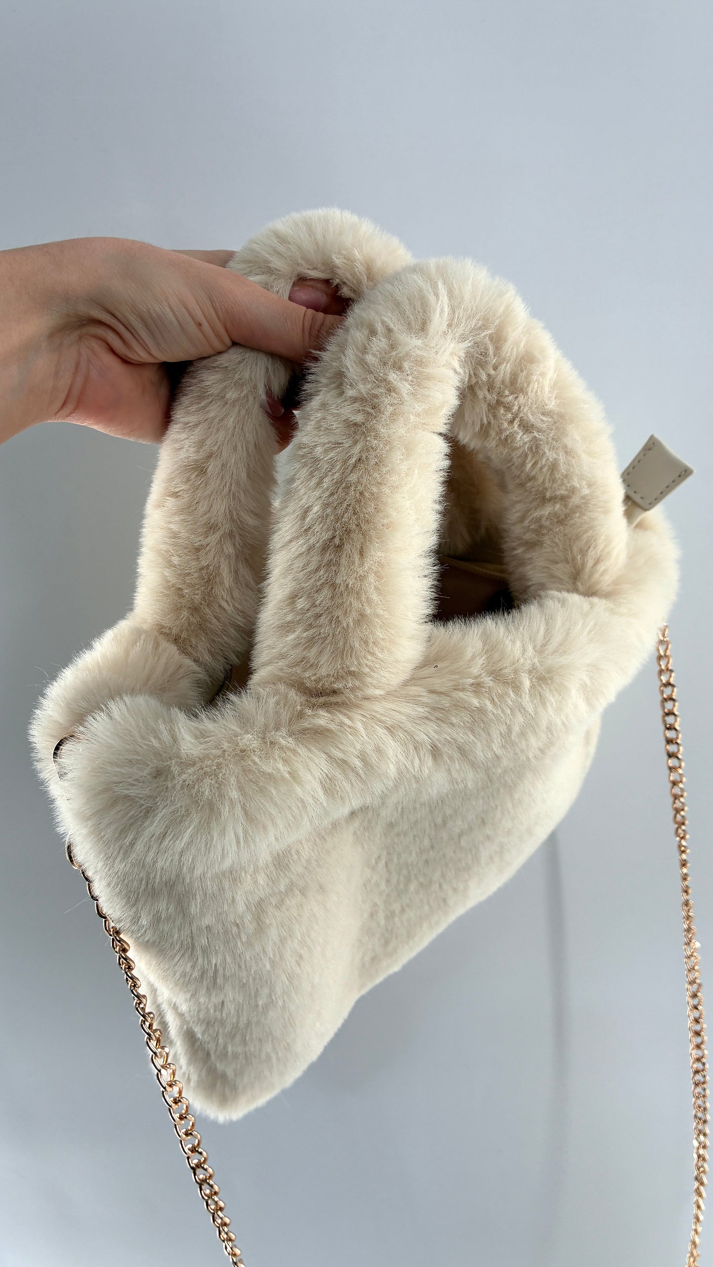 Vintage Fluffy Furry Bucket Bag with Gold Chain