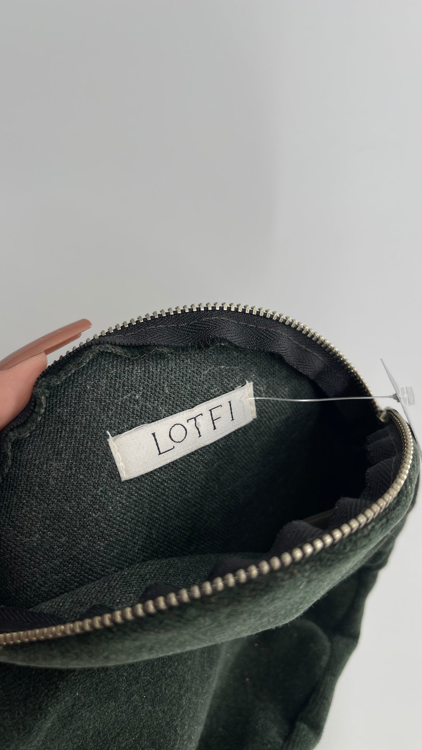 LOTFI Dark Green Round Velvet Pouch