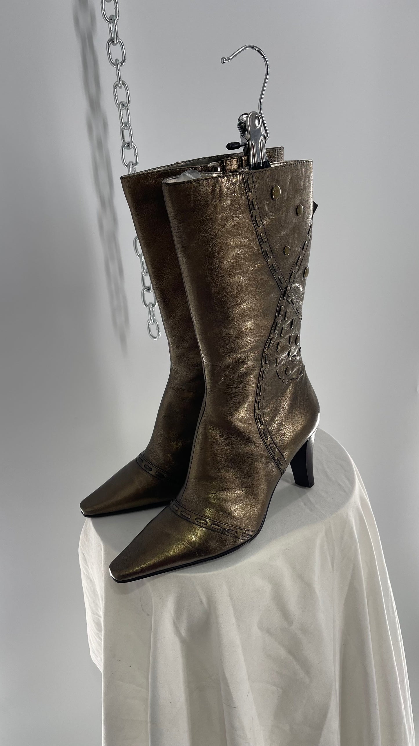 Vintage BANDOLINO Bronze Metallic Pointed Toe Boots with Leather Stitching and Studded Details (7)