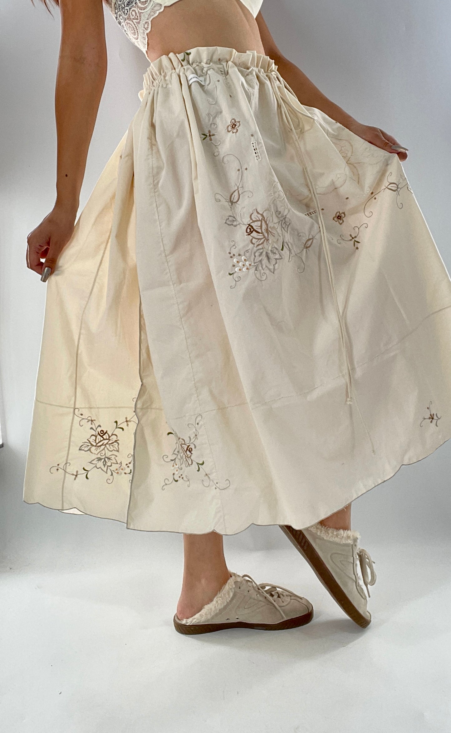 Custom Handmade Vintage Embroidered Off White Soirée Skirt (One Size)