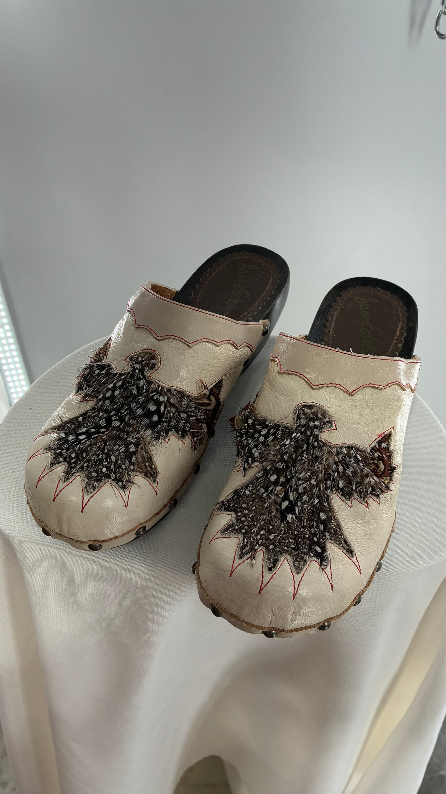 RARE 1970s Vintage SAM EDELMAN Cream Leather Clog with Feathered Phoenix (8)