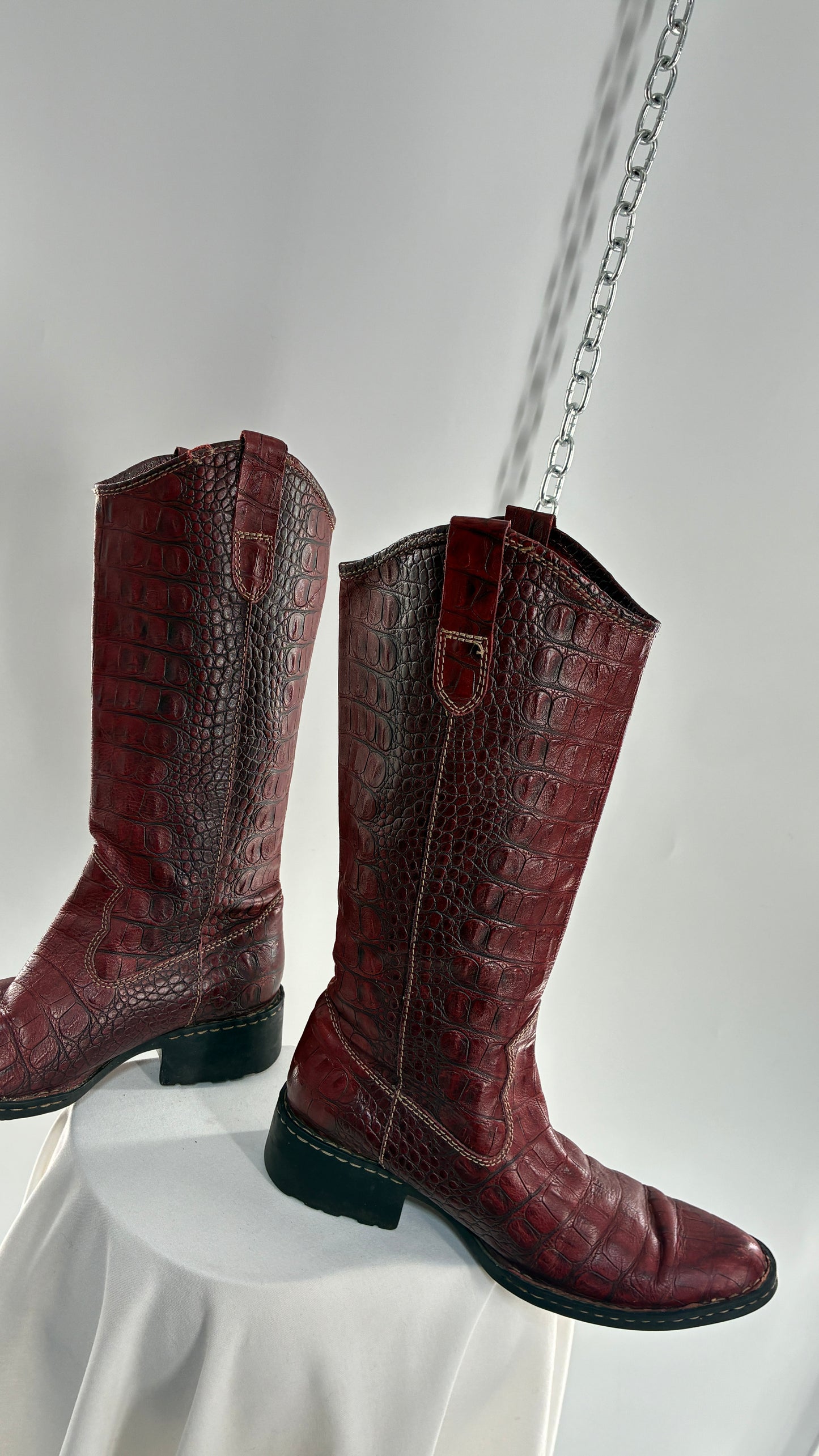 Vintage BORN Red Genuine Leather Crocodile Embossed Pointed Toe Boots (8.5)