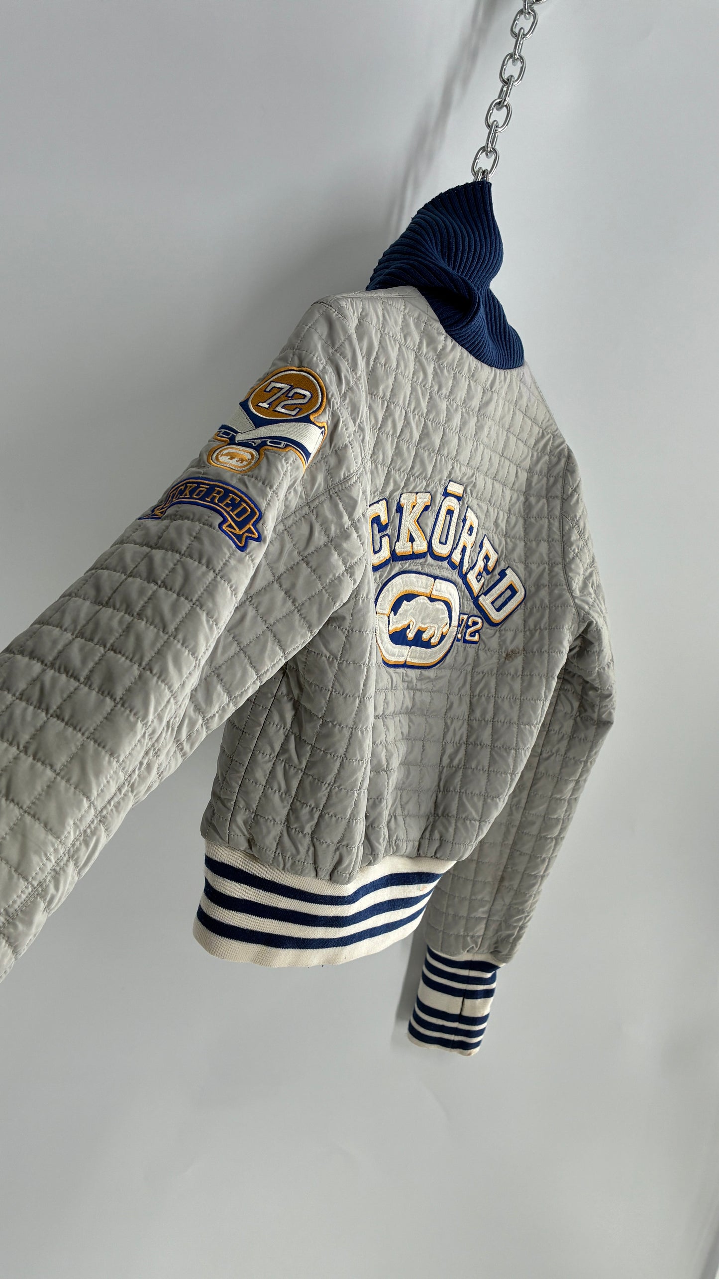 RARE Vintage EckoRed Grey Quilted Cropped Jacket with Button Down Collar and Patches (Large)