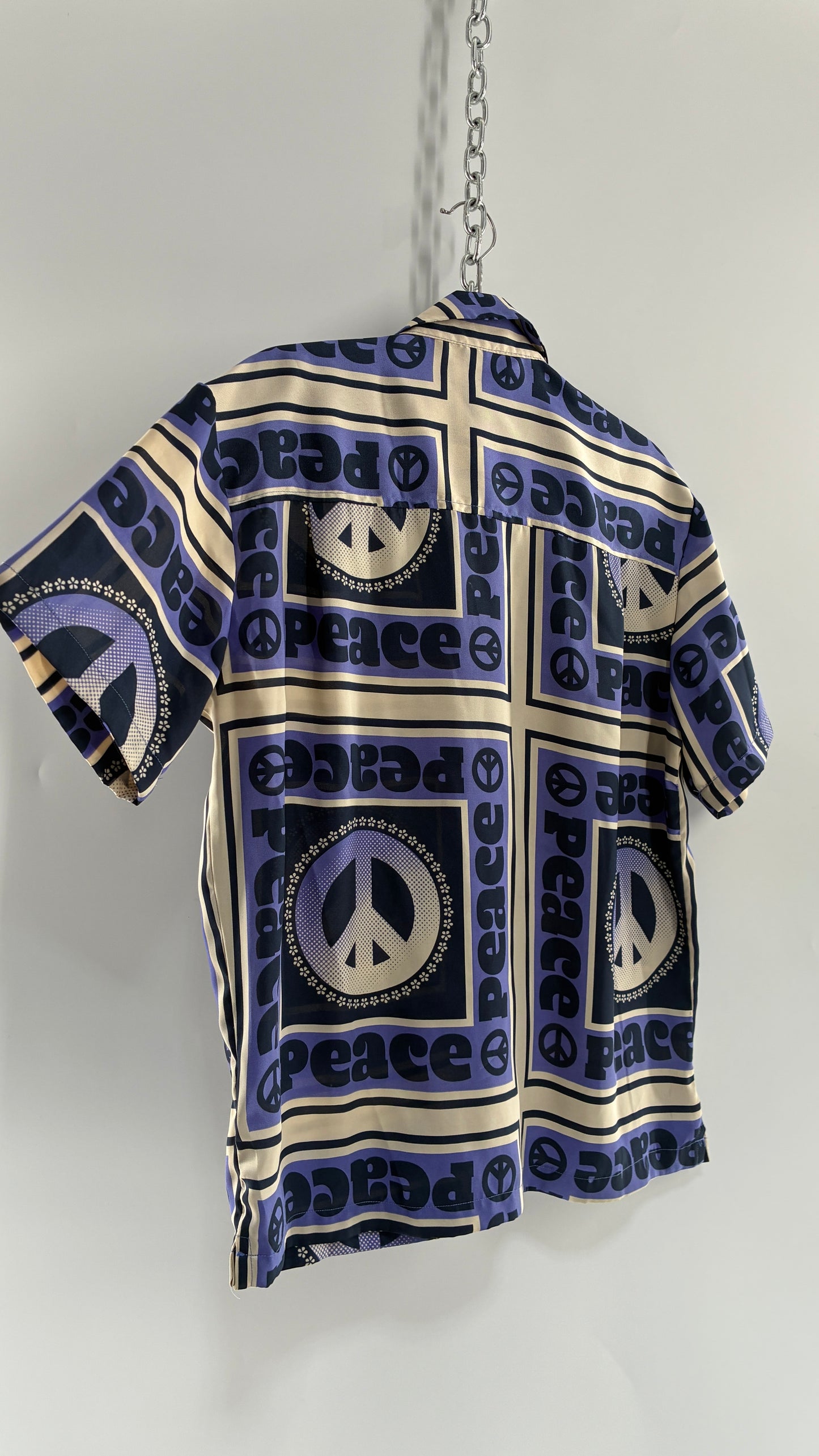 Urban Outfitters Silky Men’s Retro Button Up (Medium)
