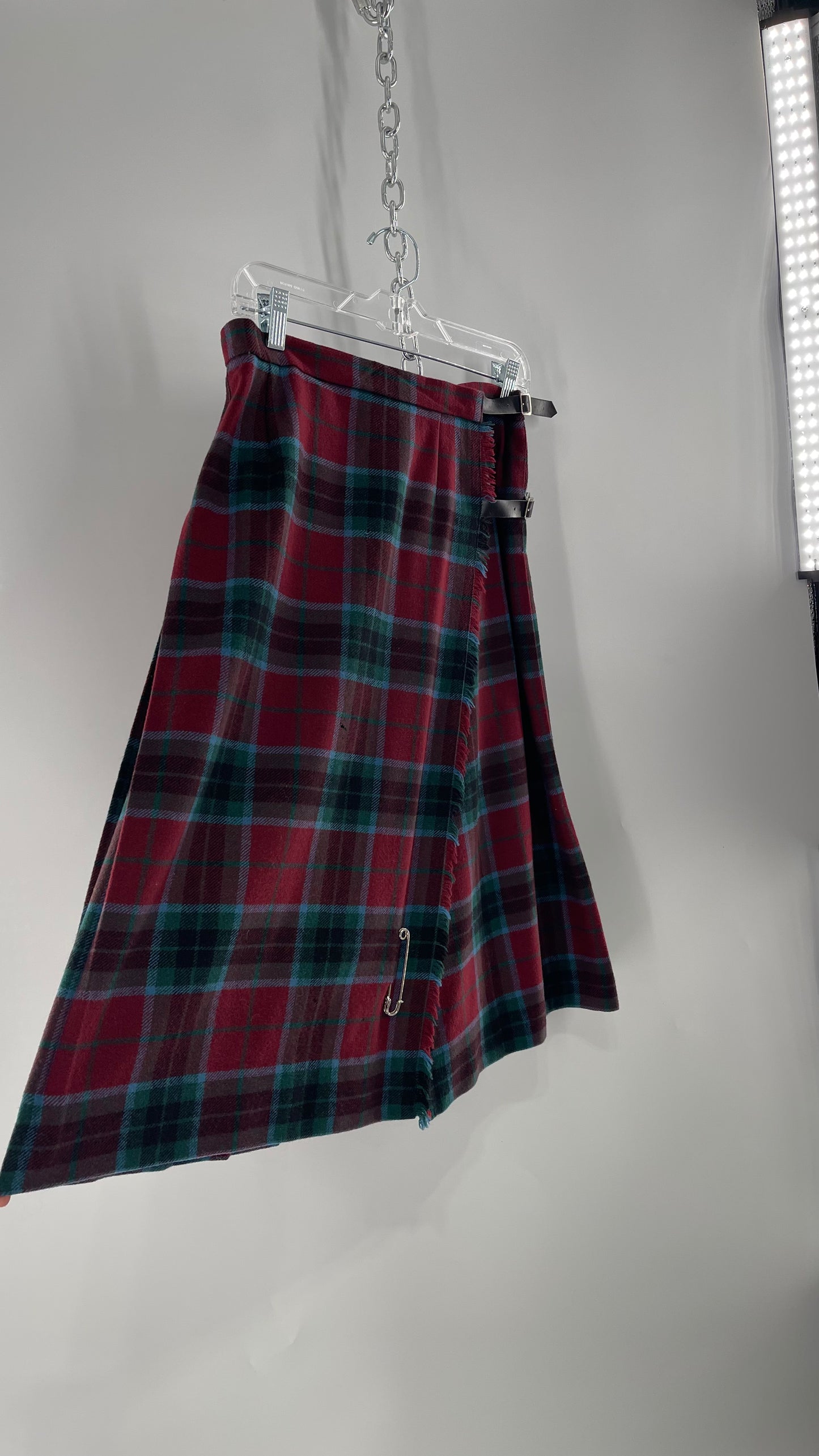 Vintage Clan Crest Pure New Wool Tartan Plaid Skirt with Oversized Pin Made in Scotland (36)