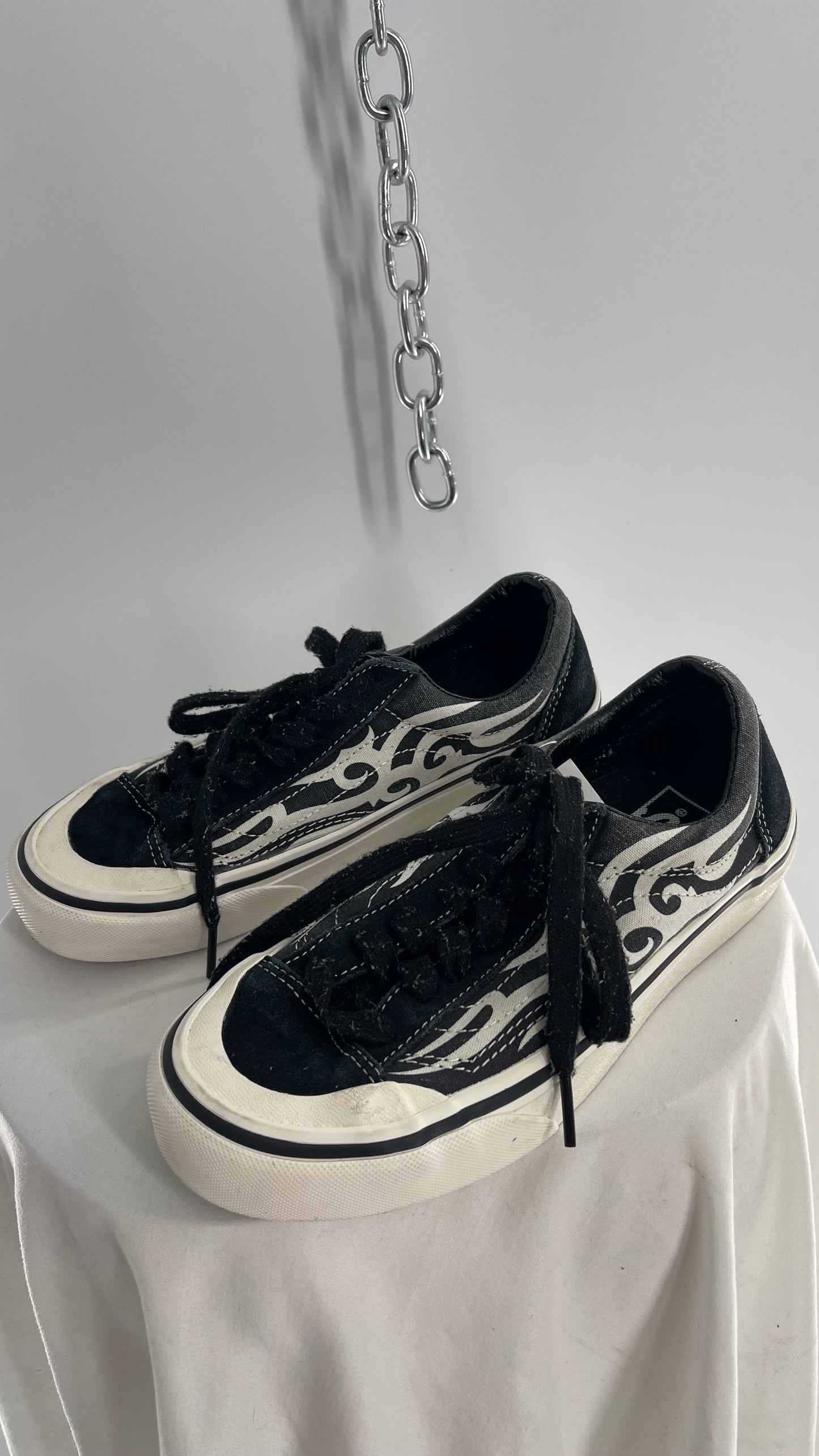 Vintage Distressed 36SF TRIBAL Flame Motif Black/White Original Vans (L6.5)