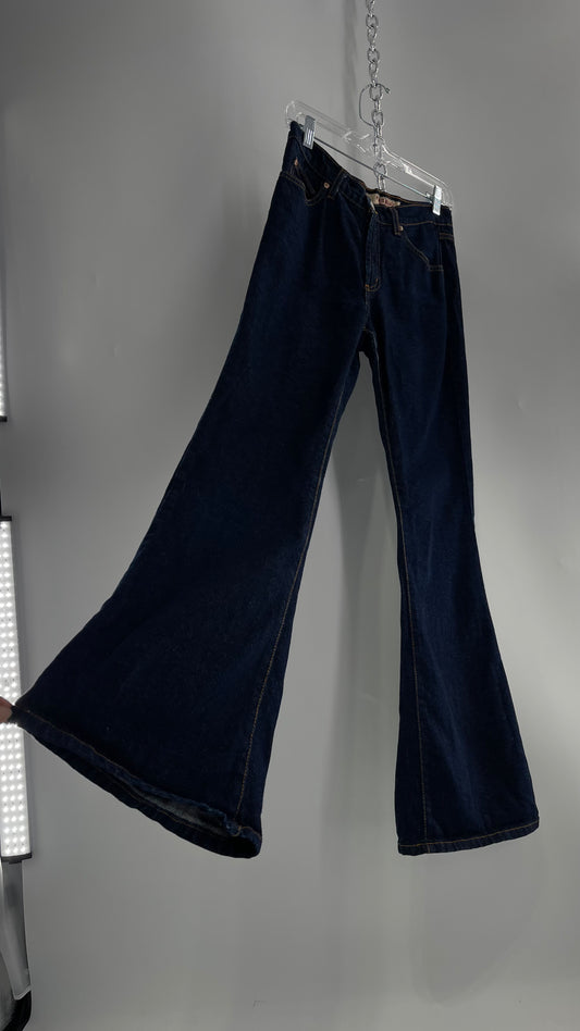 Vintage PARIS BLUES Dark Wash Kick Flare Denim Jeans(5)