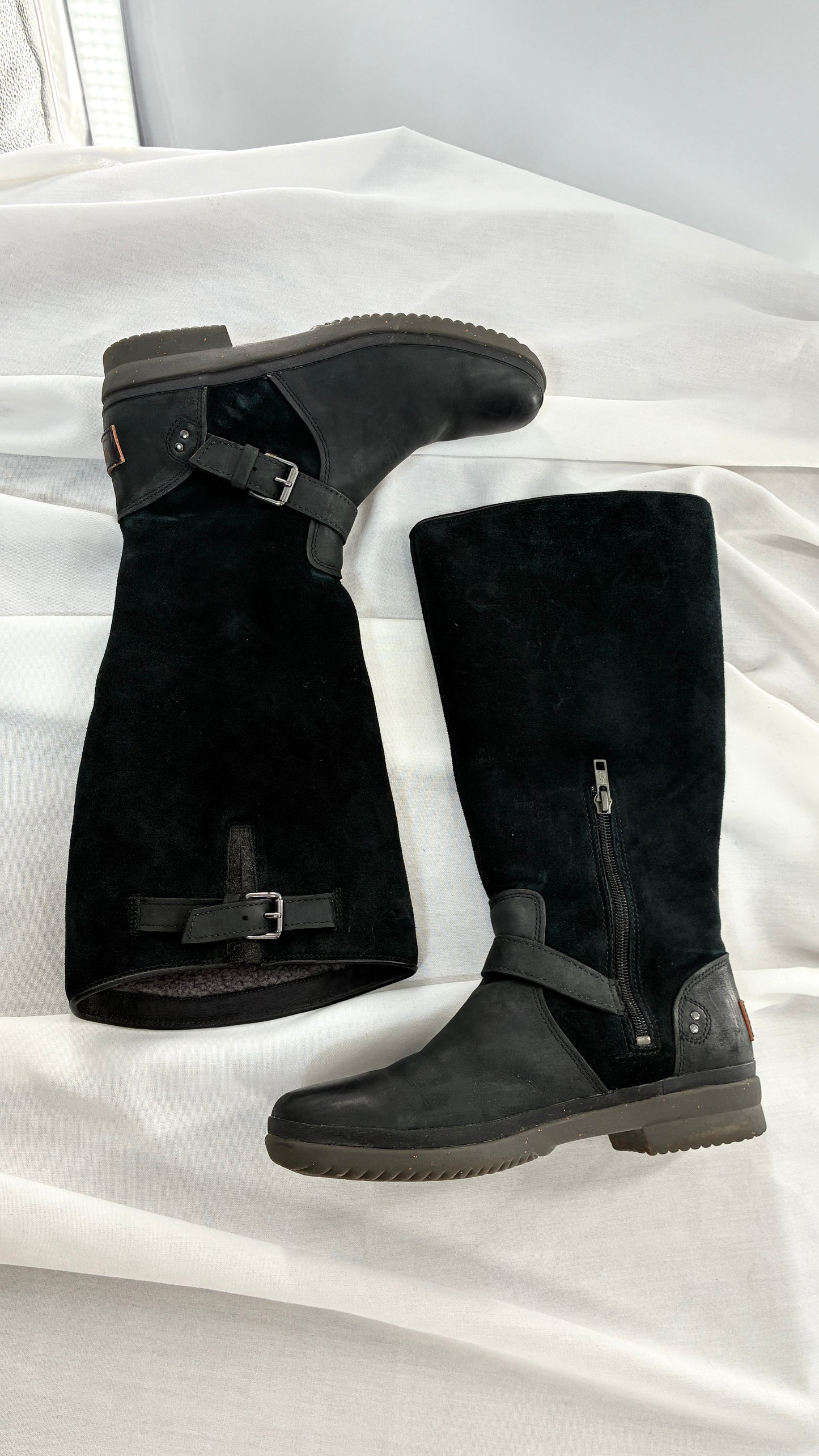 Vintage UGG Thomsen Boots Black Genuine Leather and Suede   (8)