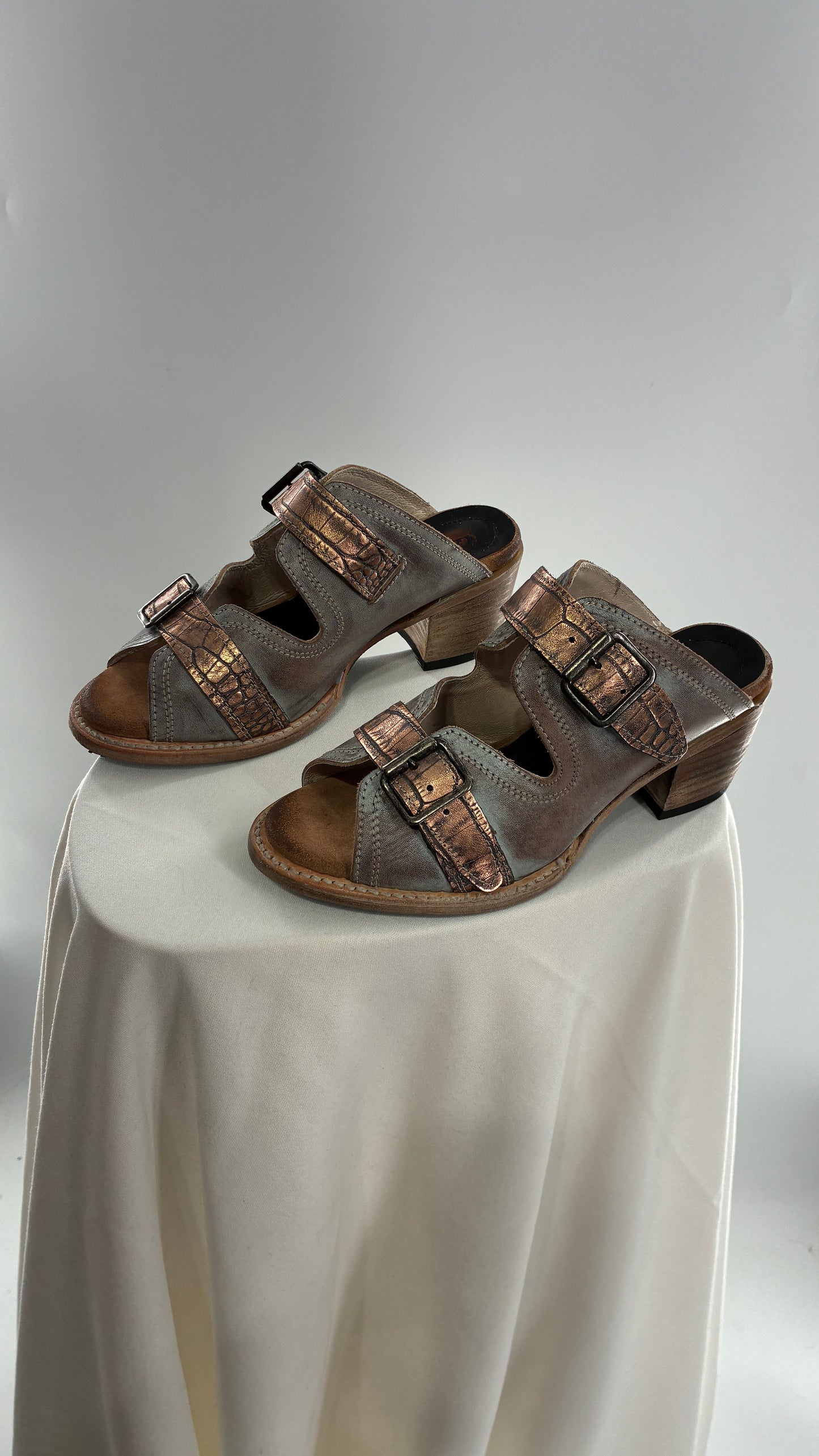 Free Bird Caprice Leather Sandal with Bronze Embossed Straps and Stamped Sole Made in Mexico (7)