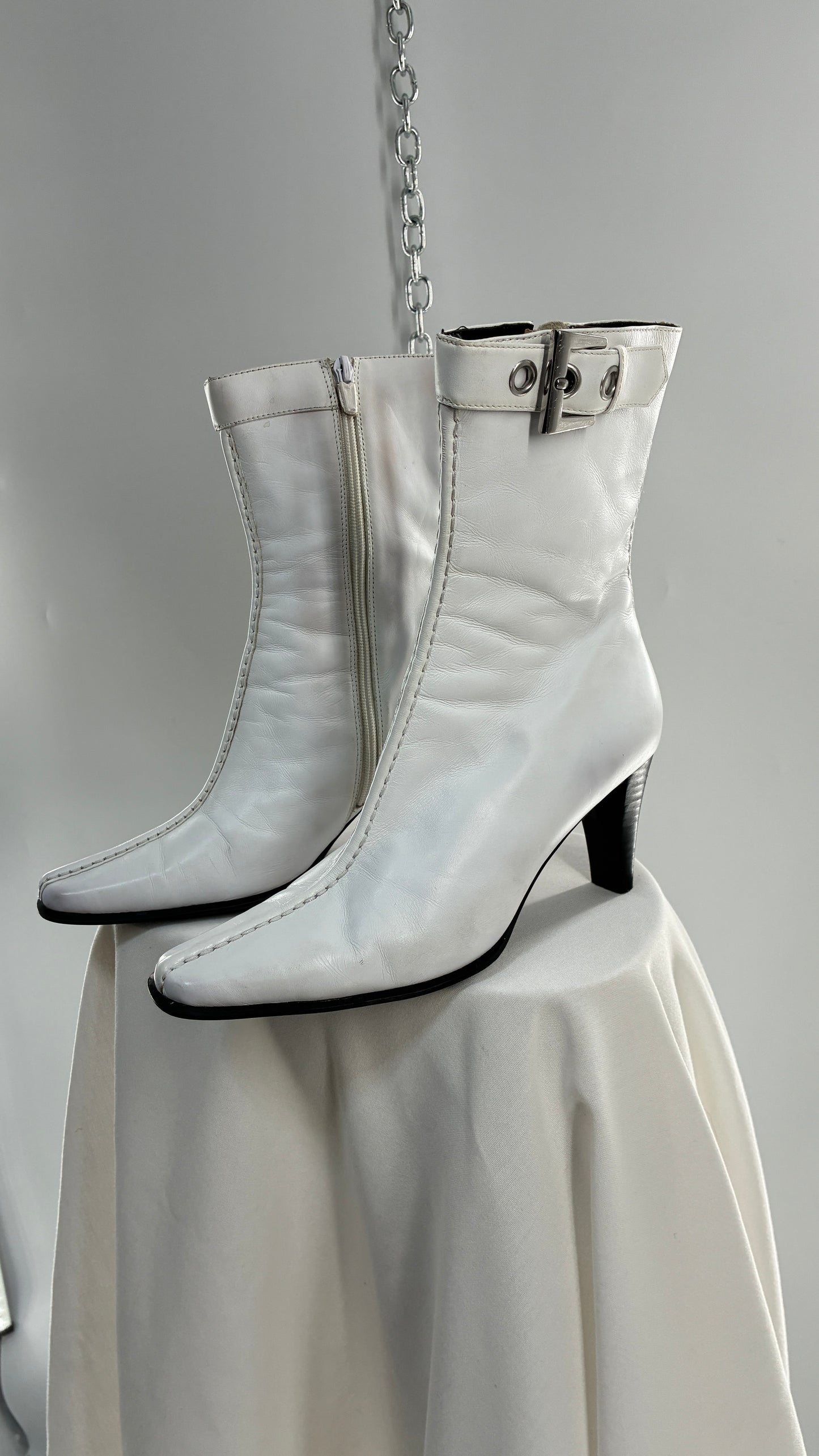 Vintage FRANCO SARTO White Leather Pointed Toe Boots with Ankle Buckle (7.5)