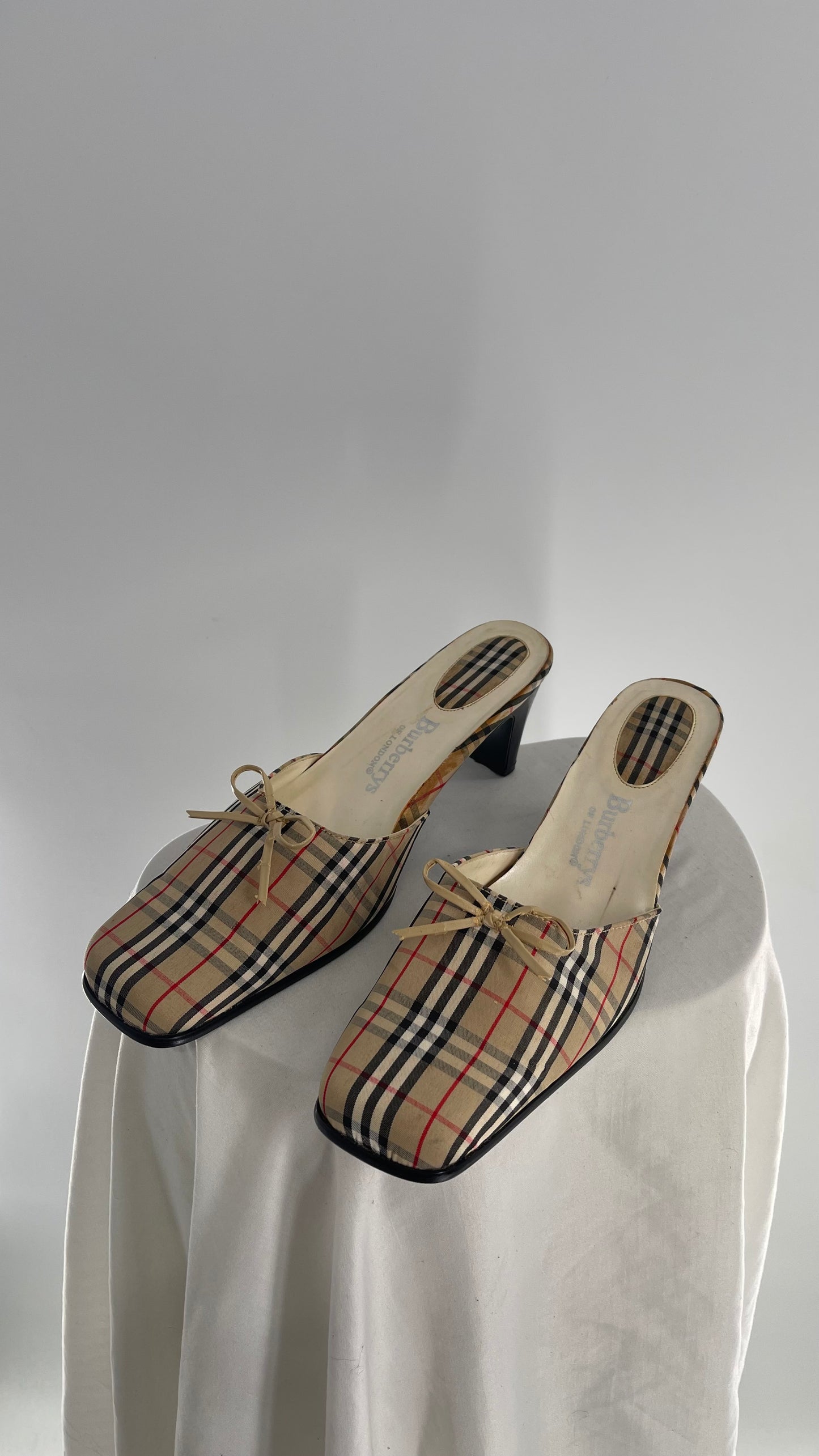 Vintage Rare Burberry Plaid Patterned Kitten Heel (10)