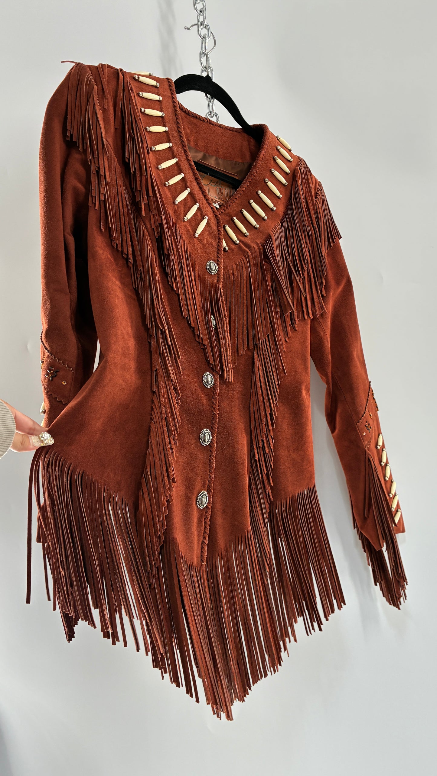 Vintage 1970s Suede Made in Old Senora Mexico Rust Thick Heavy Duty Suede Leather Jacket with Pointed Hemline, Beaded Details and Fringe Design (8)