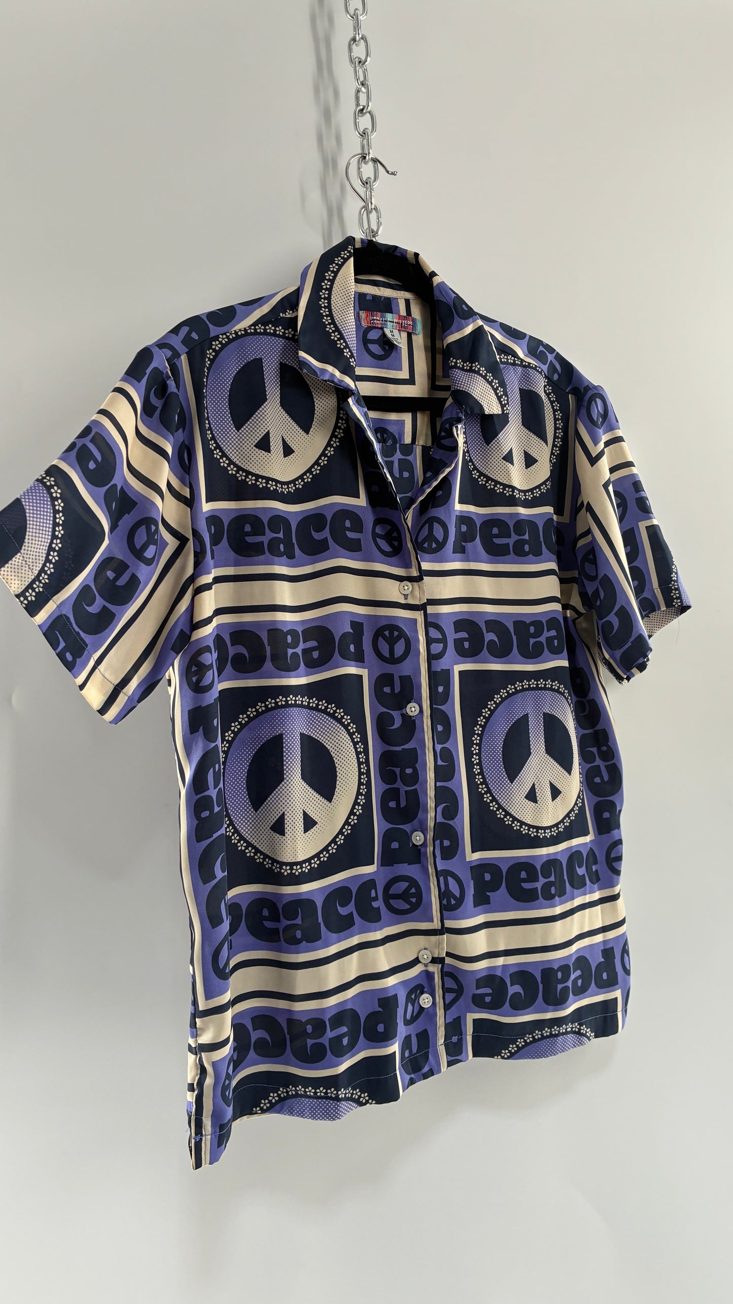 Urban Outfitters Silky Men’s Retro Button Up (Medium)