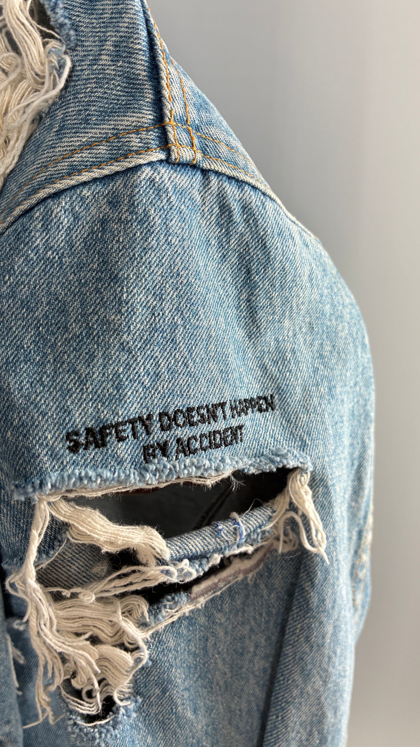 Vintage LEE Distressed Denim Cropped Jacket  (Medium)