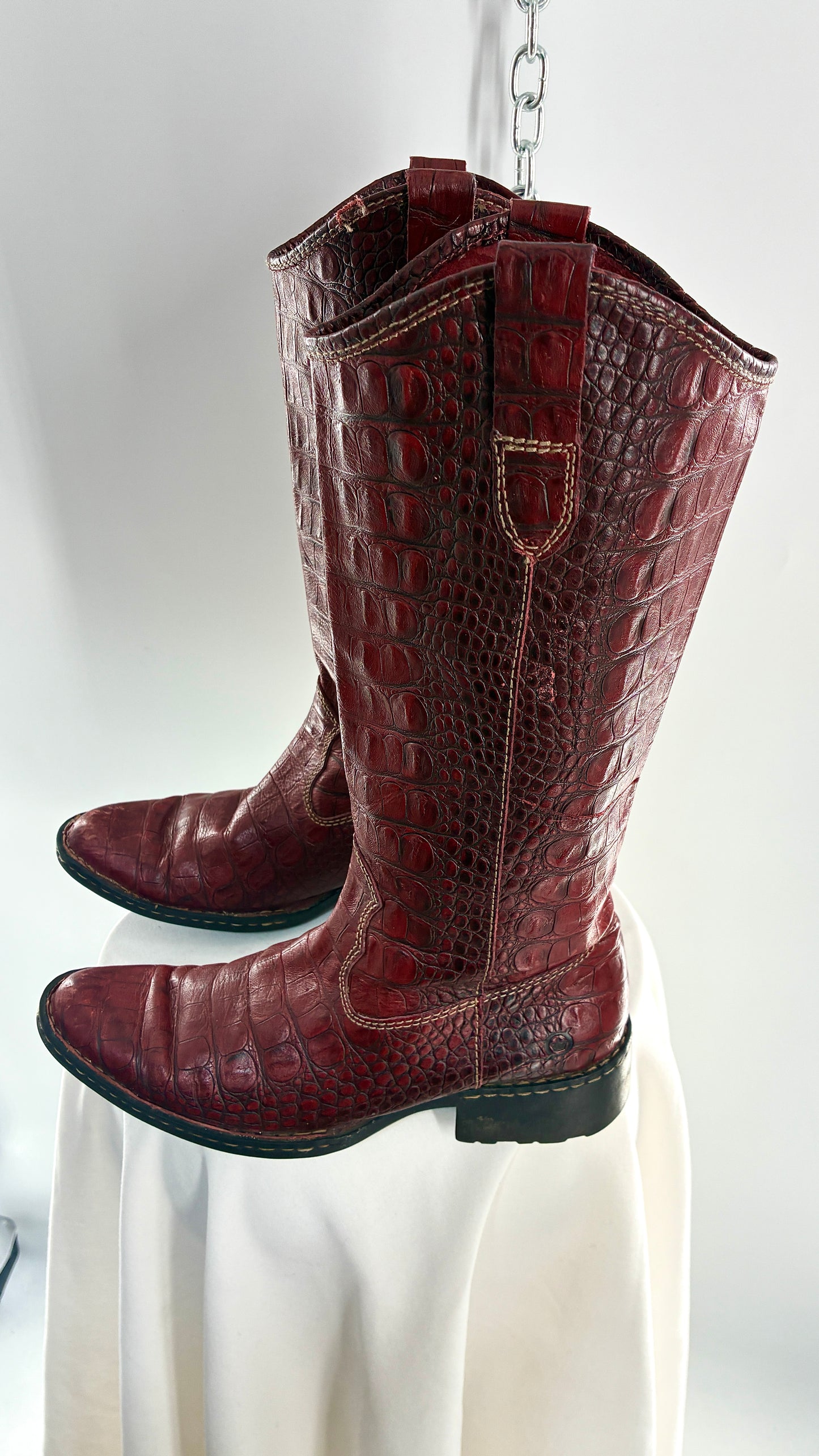 Vintage BORN Red Genuine Leather Crocodile Embossed Pointed Toe Boots (8.5)