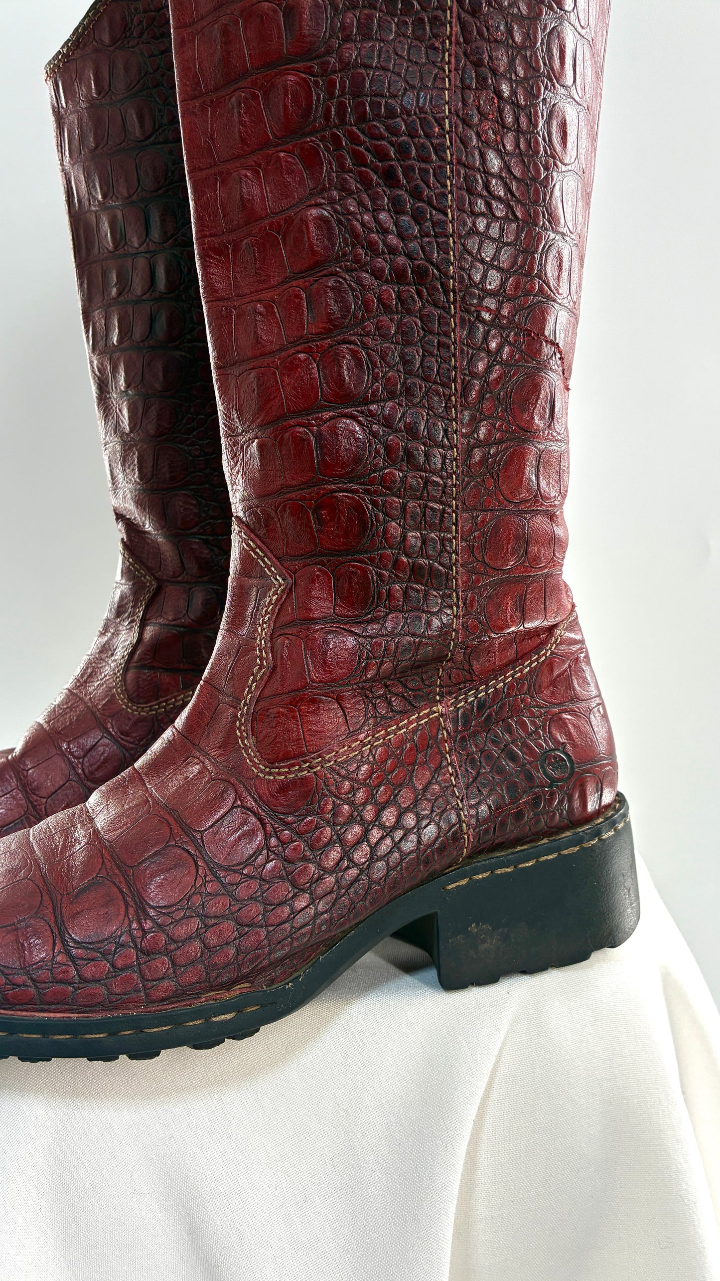 Vintage BORN Red Genuine Leather Crocodile Embossed Pointed Toe Boots (8.5)