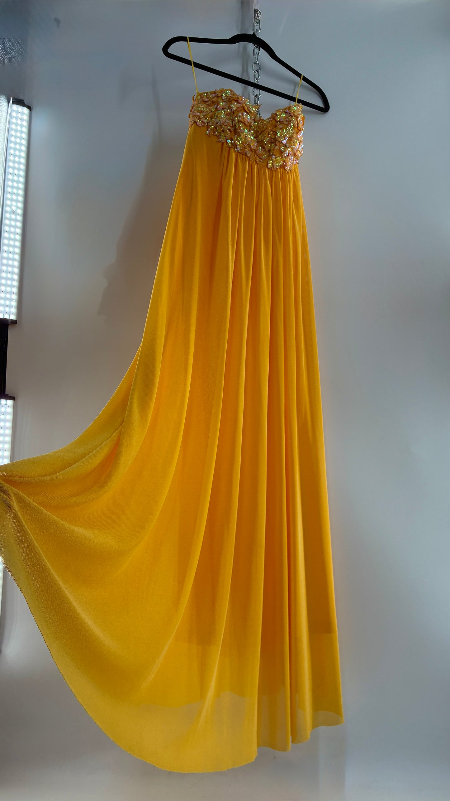 Vintage JAN’S BOUTIQUE Yellow Gown with Iridescent Sequin Appliqué Corseted Bust (6)
