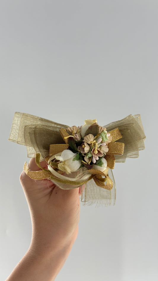 Vintage 1950s Ribbon Lace Floral Brooch  Pin