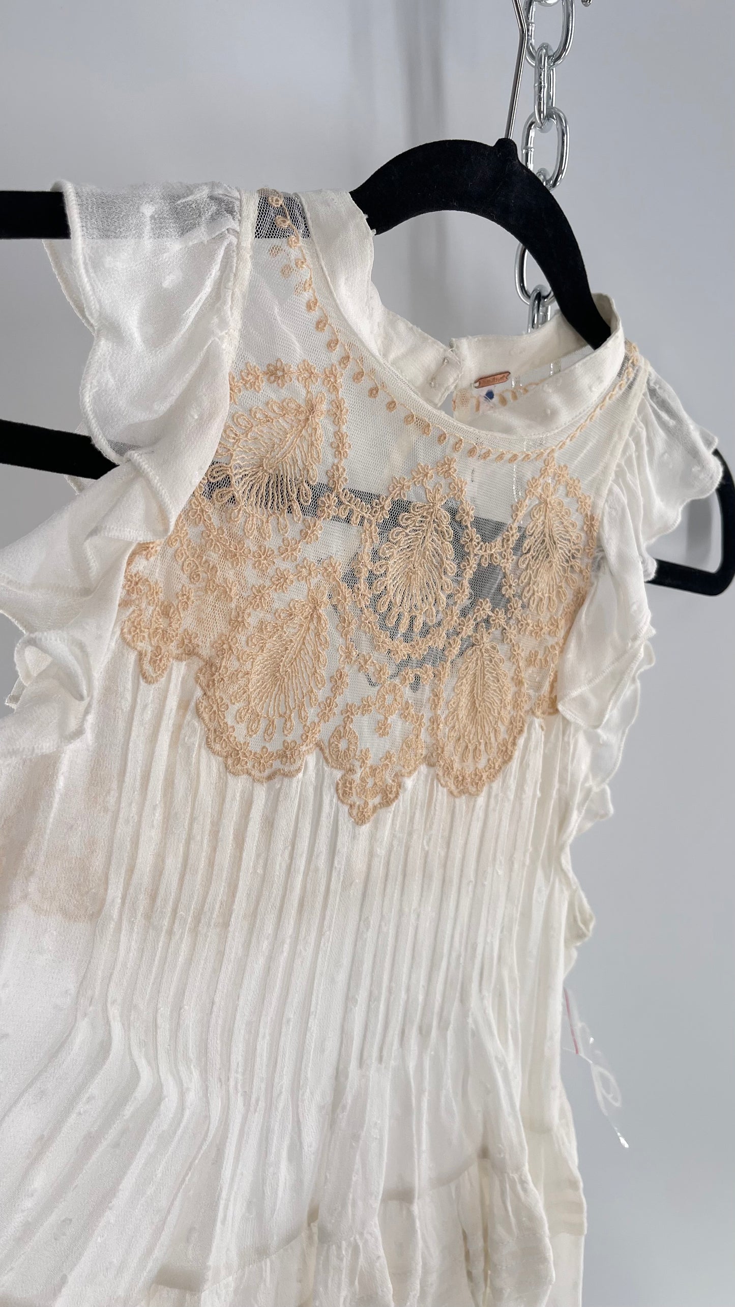 Free People Delicate,Romantic Feminine Sleeveless Blouse with Pleating, Embroidery and Keyhole Back (XS)