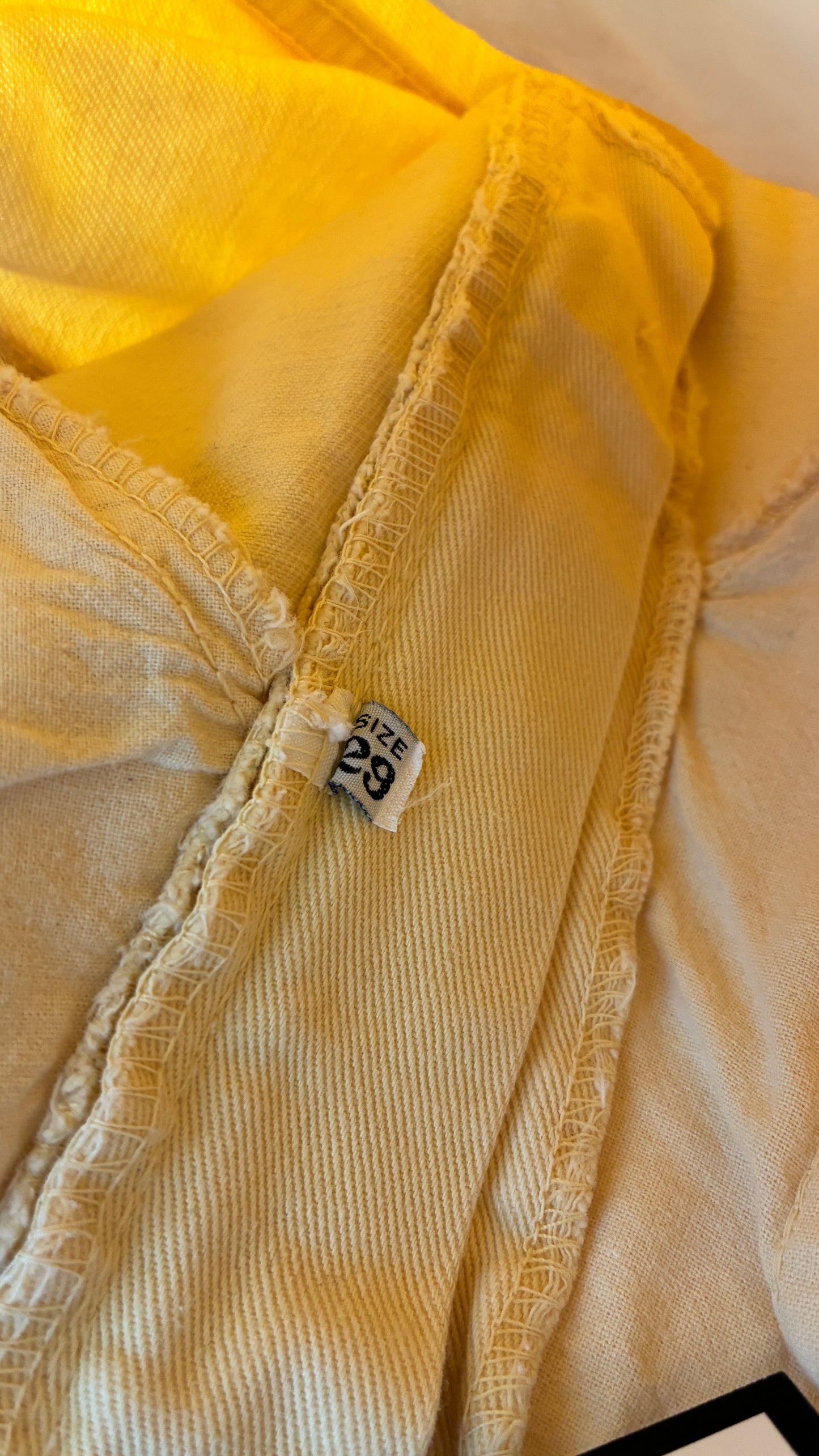 Vintage GIORGIO ARMANI Baby Yellow High Waisted Jeans with 80s Jacron Made in Italy  (29)