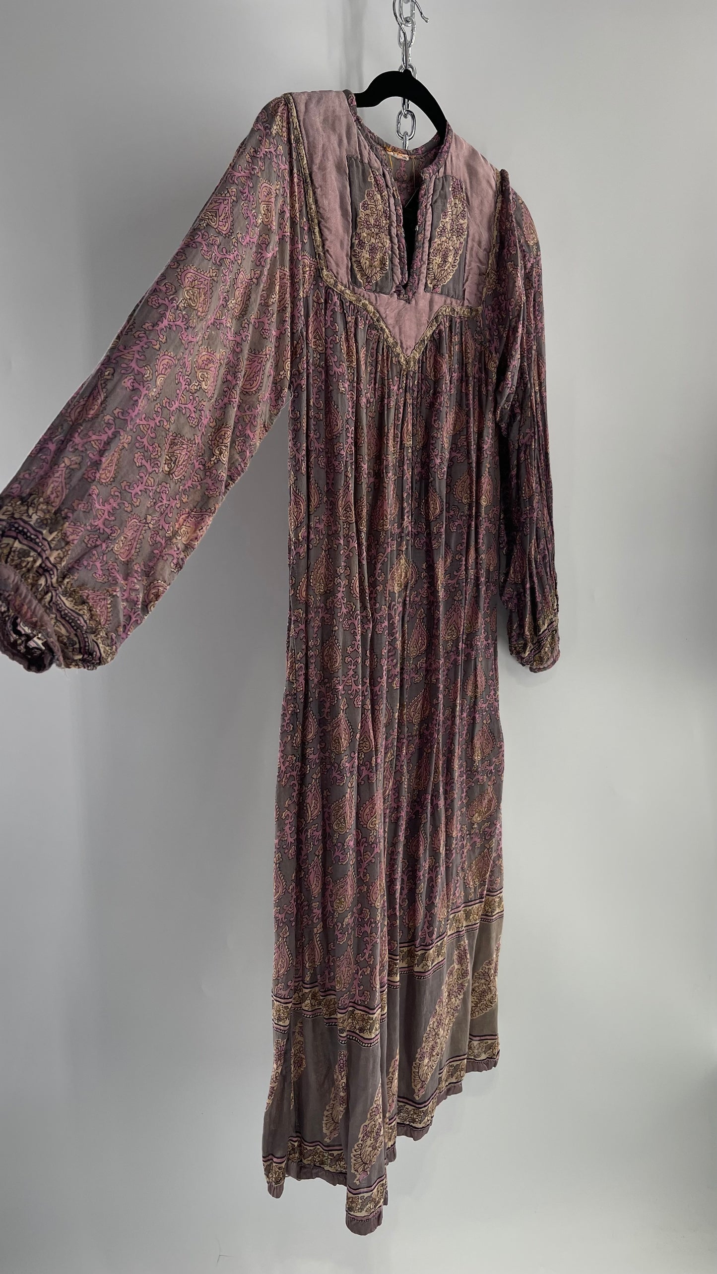 Vintage 1970s Handmade Dusty Purple Full Length Dress with Paisley Pattern and Quilted Neckline (Small)