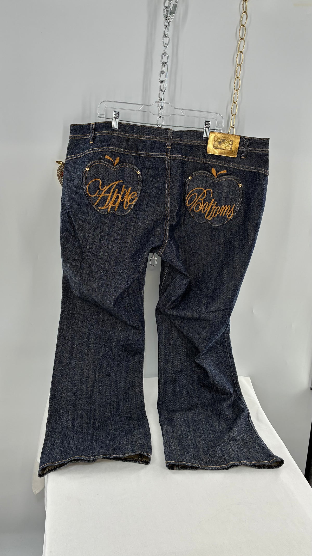 Deadstock Vintage Iconic APPLE BOTTOM JEANS with Apple Pockets and Embroidered Lettering (24)