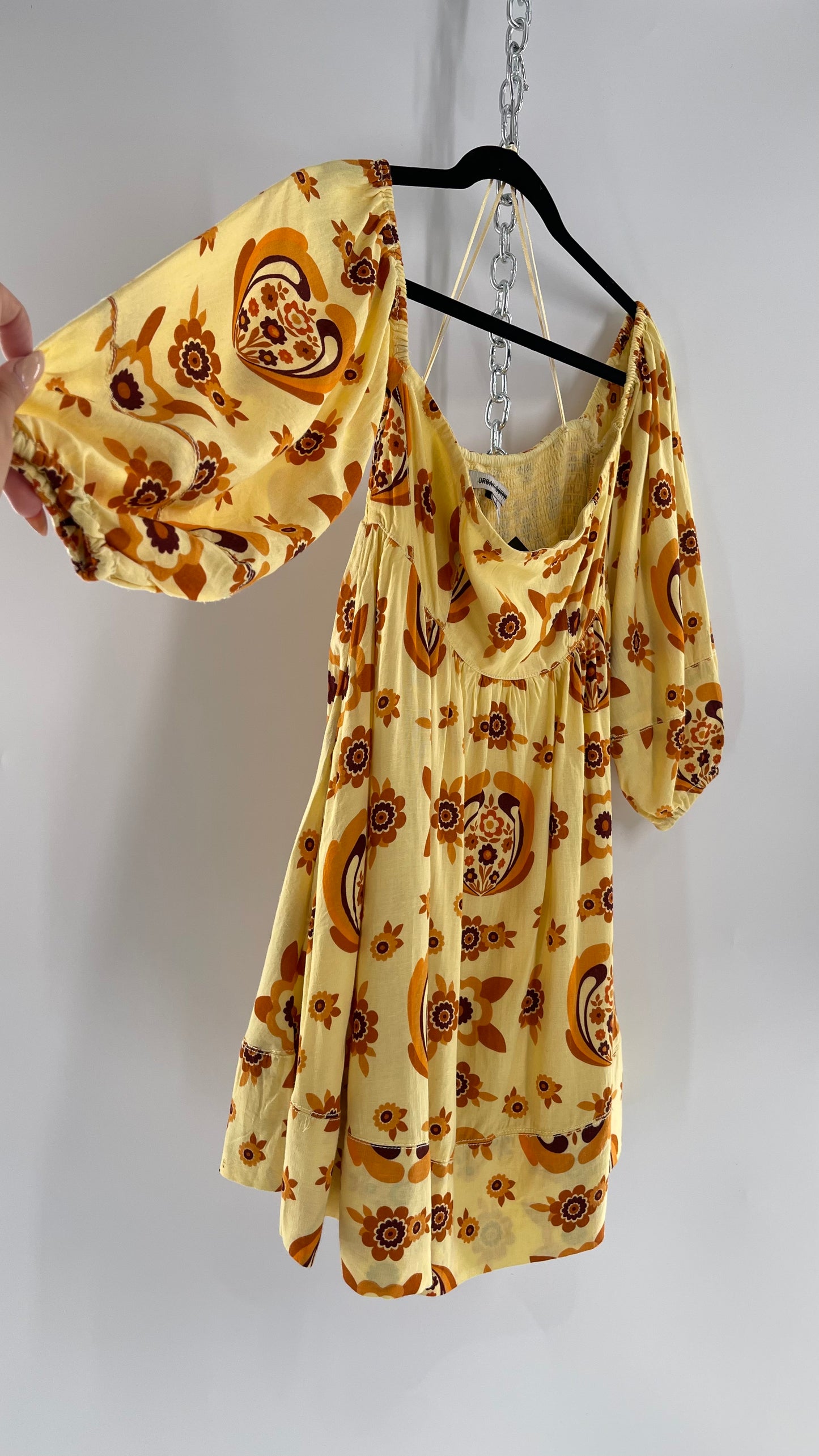 Urban Outfitters 1970s Puff Sleeve Retro Printed Babydoll Mini (Small)