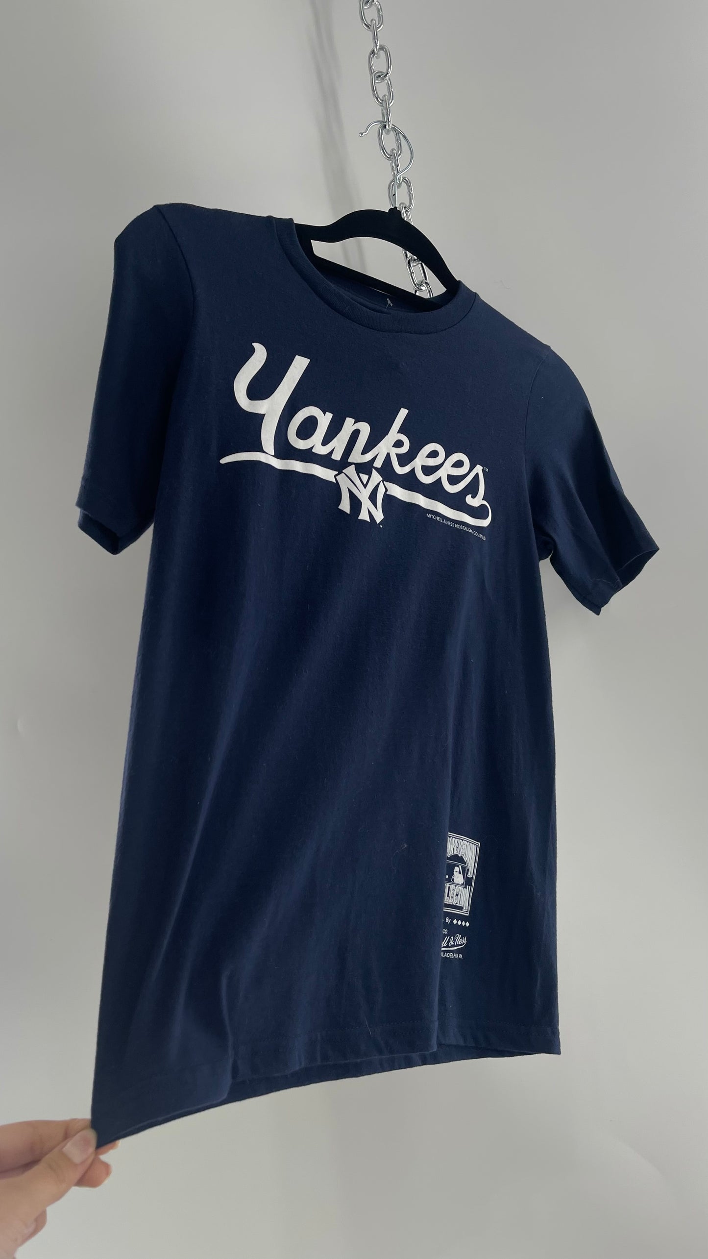 Official Navy Blue Yankees Baby T with Tags Attached Cooperstown Mitchell & Ness (S adult or 10/12 kids)