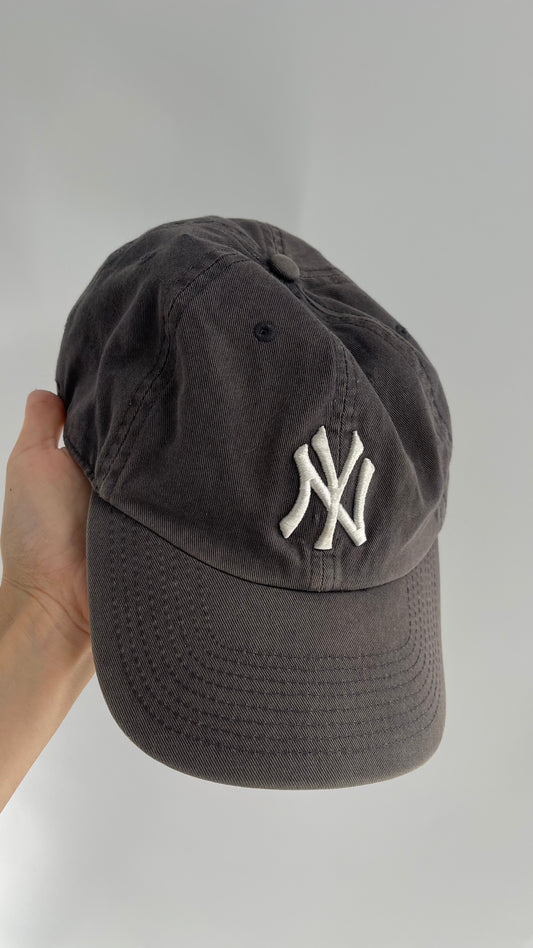 Vintage Yankees Gray Baseball Cap