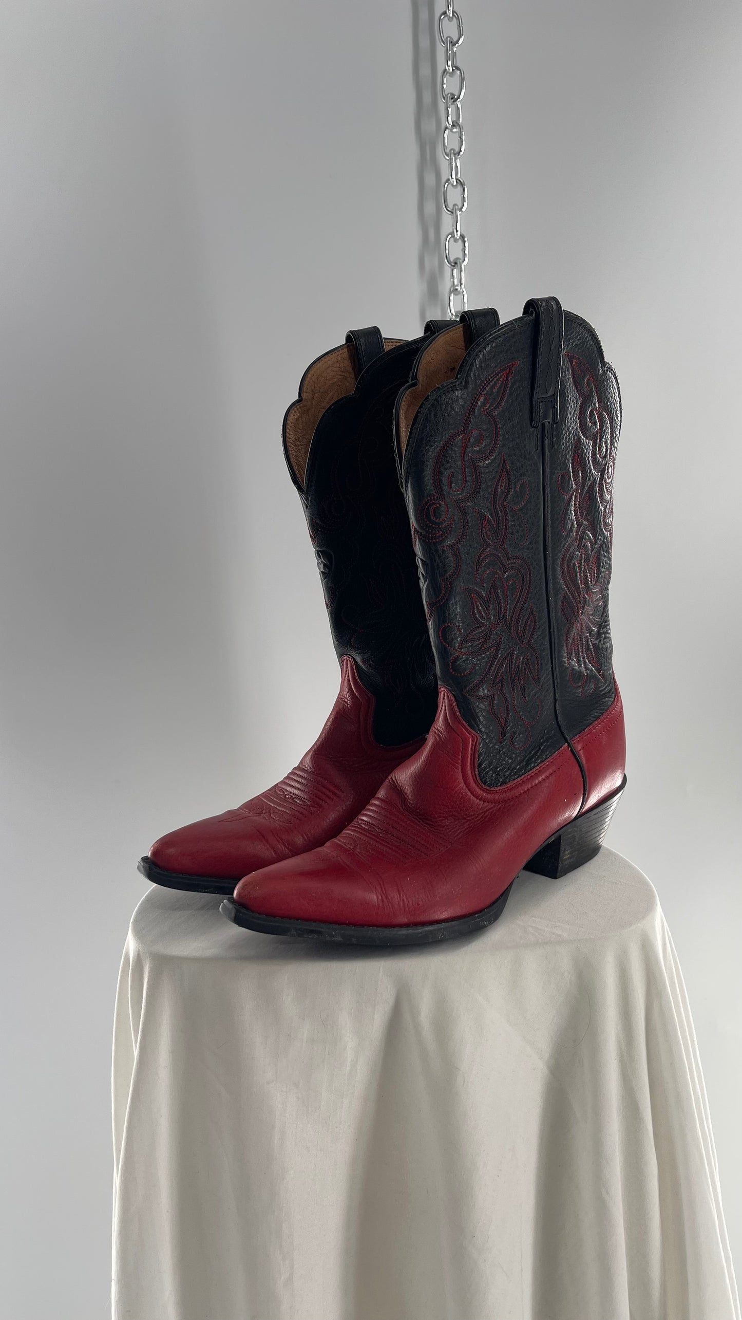 Vintage ARIAT Black and Red Embroidered Cowboy Boots (7.5)