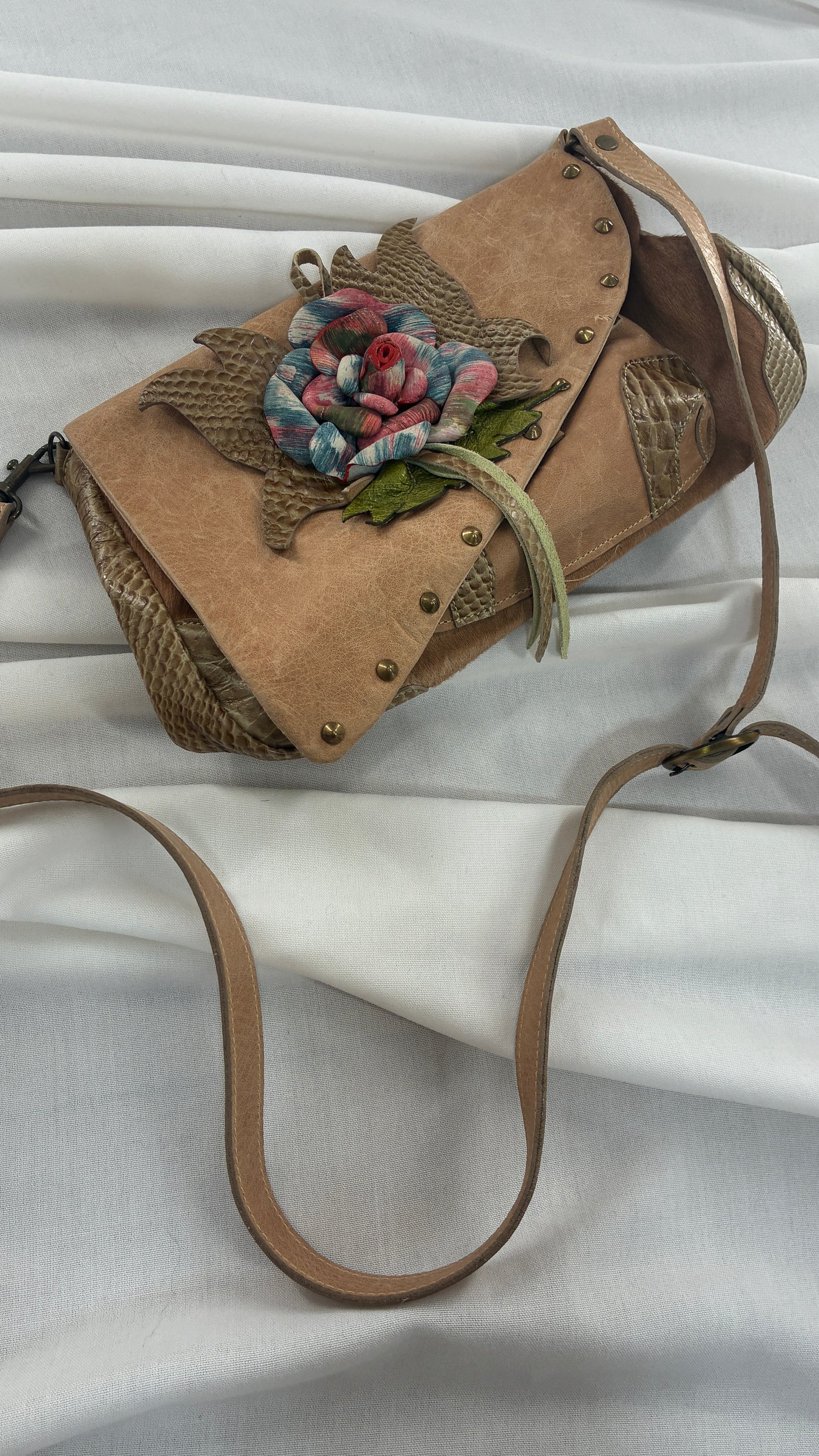 Vintage CLAUDIA ROLDANI Leather Rosette Purse Made in Colombia