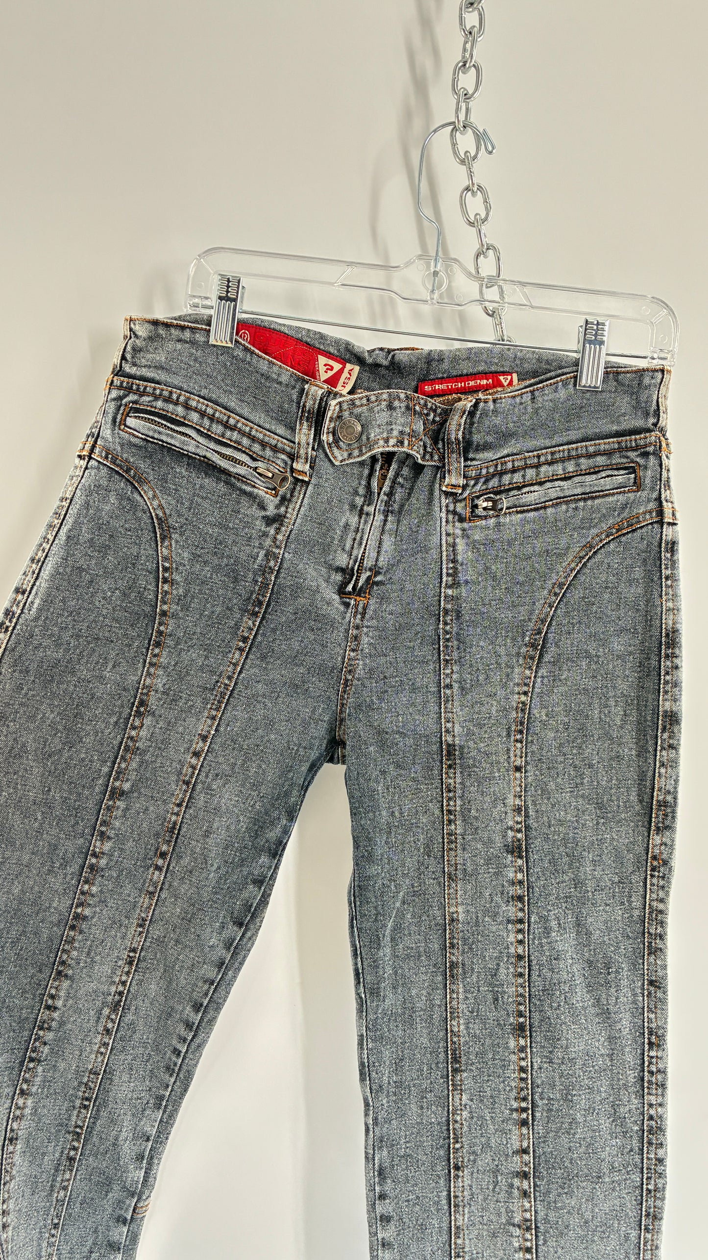 Vintage GUESS JEANS Stone Wash Jeans with Front Zipper Closure (30)