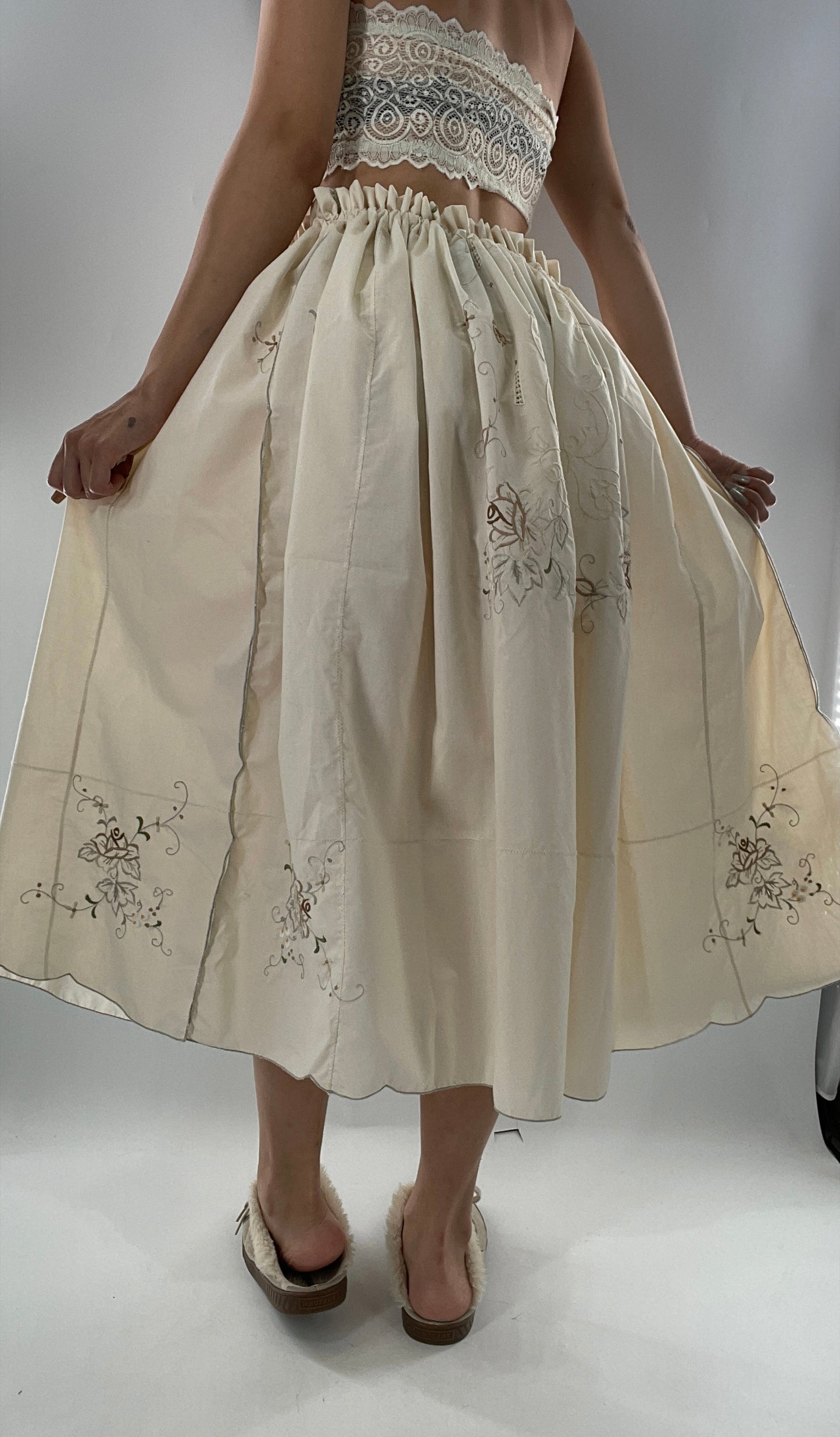 Custom Handmade Vintage Embroidered Off White Soirée Skirt (One Size)