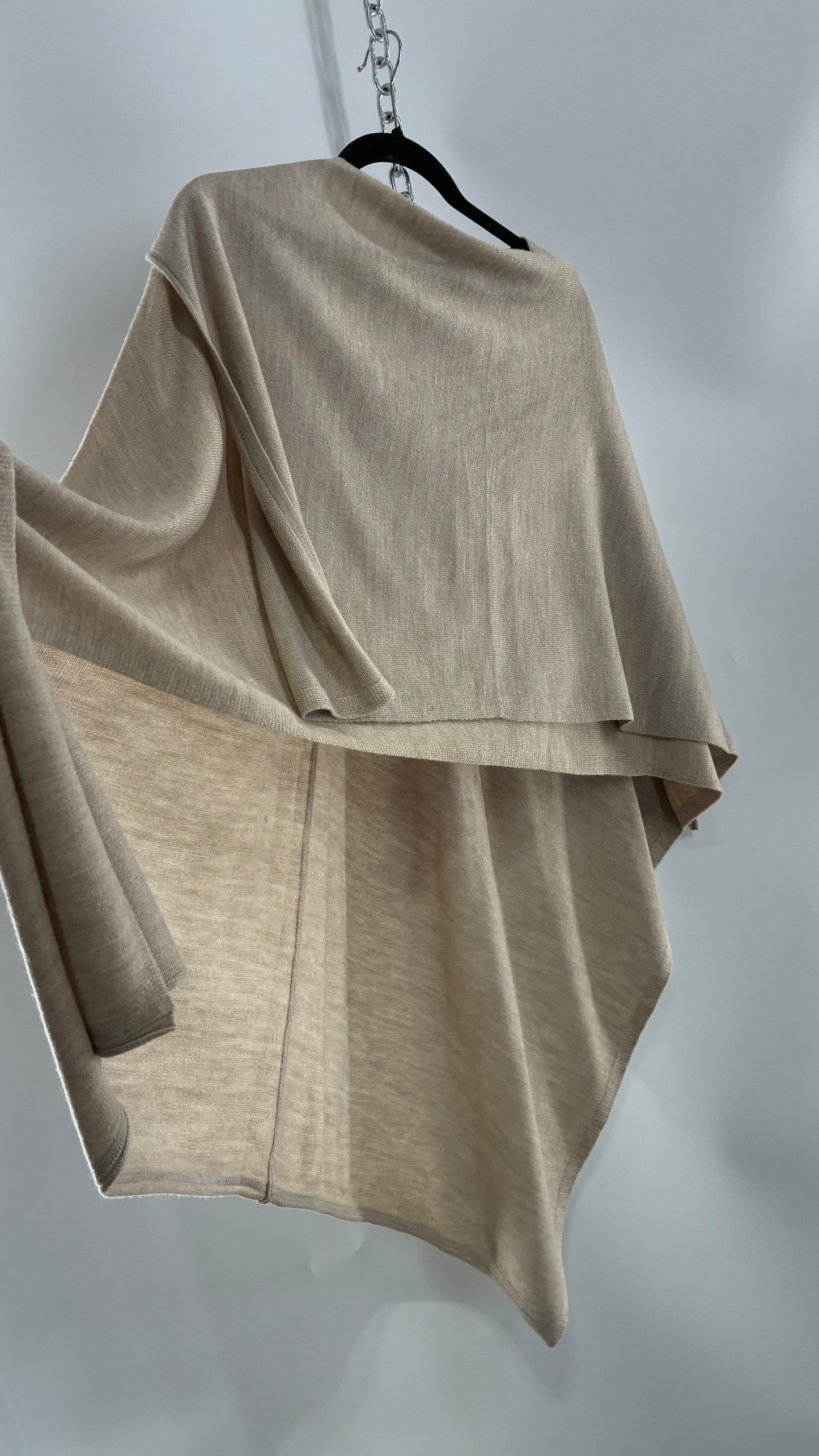 Simply NOELLE Beige Knit Cape with Tags Attached (One Size)