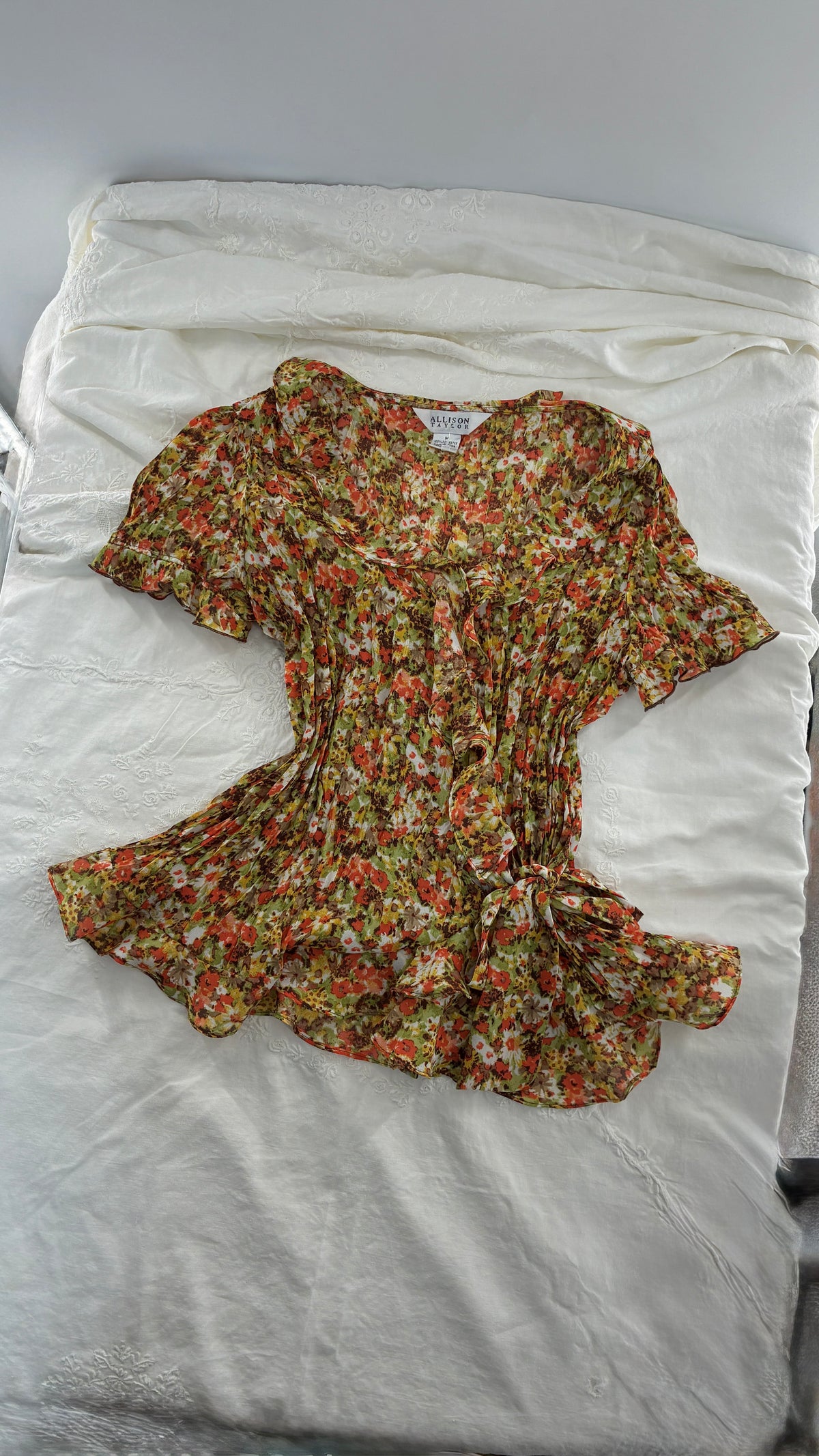 Vintage ALLISON TAYLOR Seasonal Crimped Tie Side, Puff Sleeve Blouse (Medium)