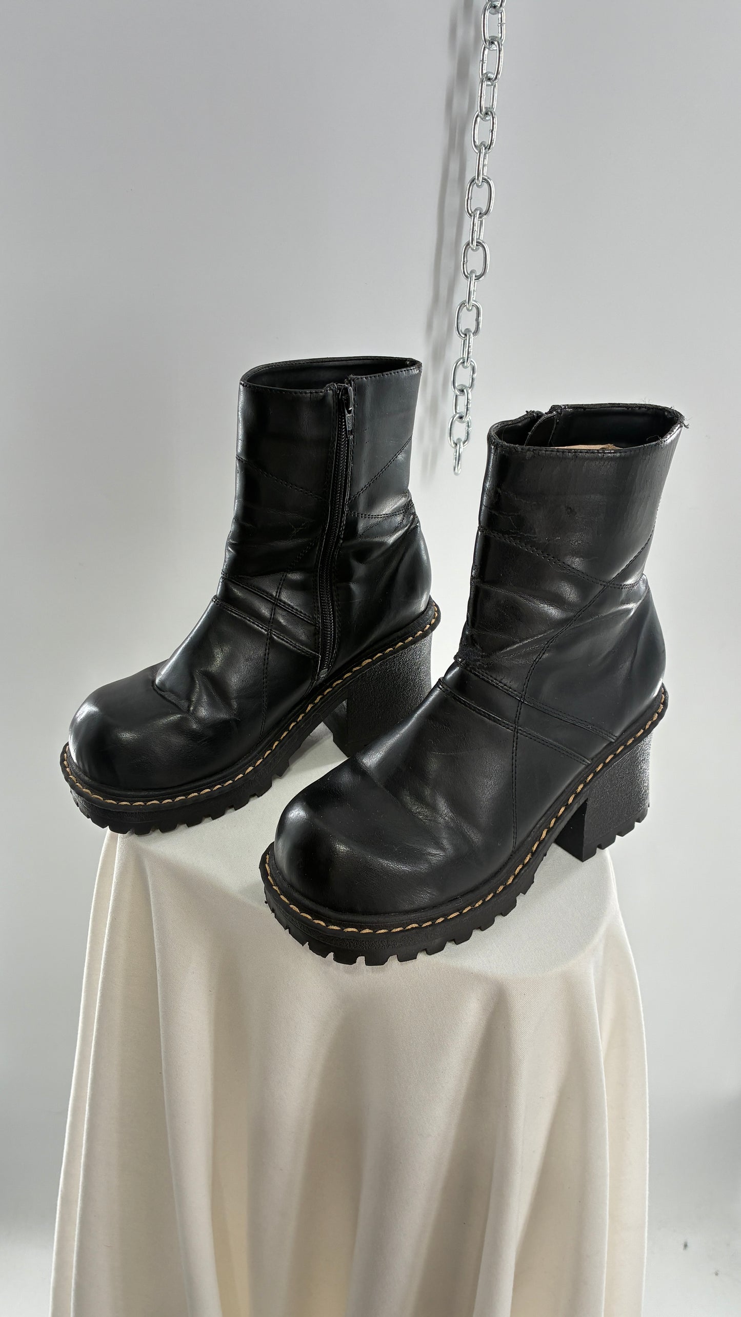 Vintage ROUTE 66 Black Chunky Heel Round Toe Boot  (8.5)