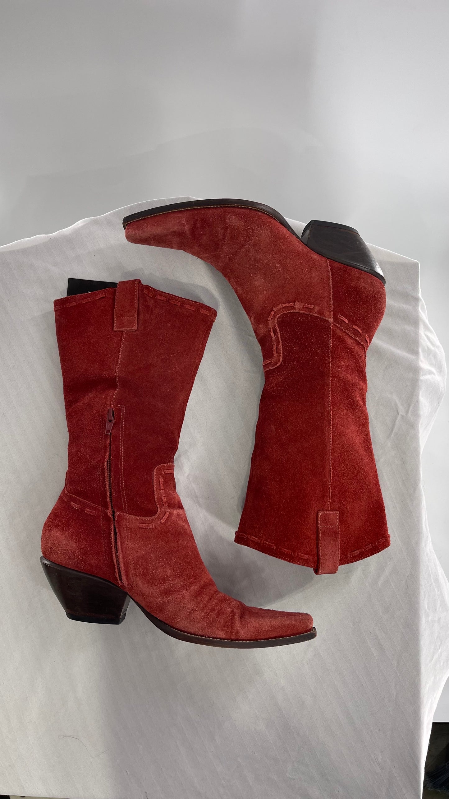 Vintage BCBG Red/Burnt Orange Pointed Toe Cowboy Boots (7)